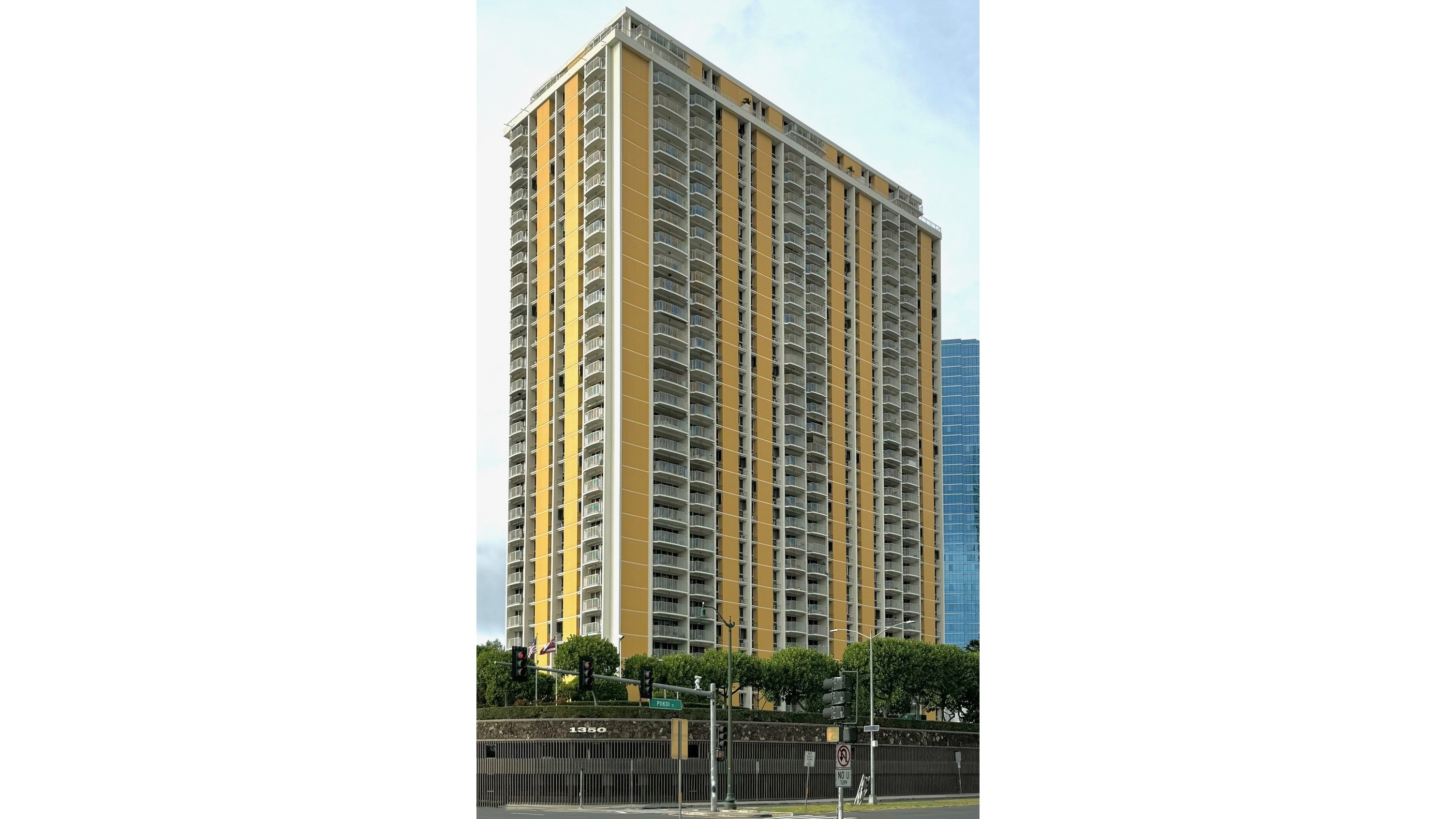 Condo building 1350 Ala Moana
