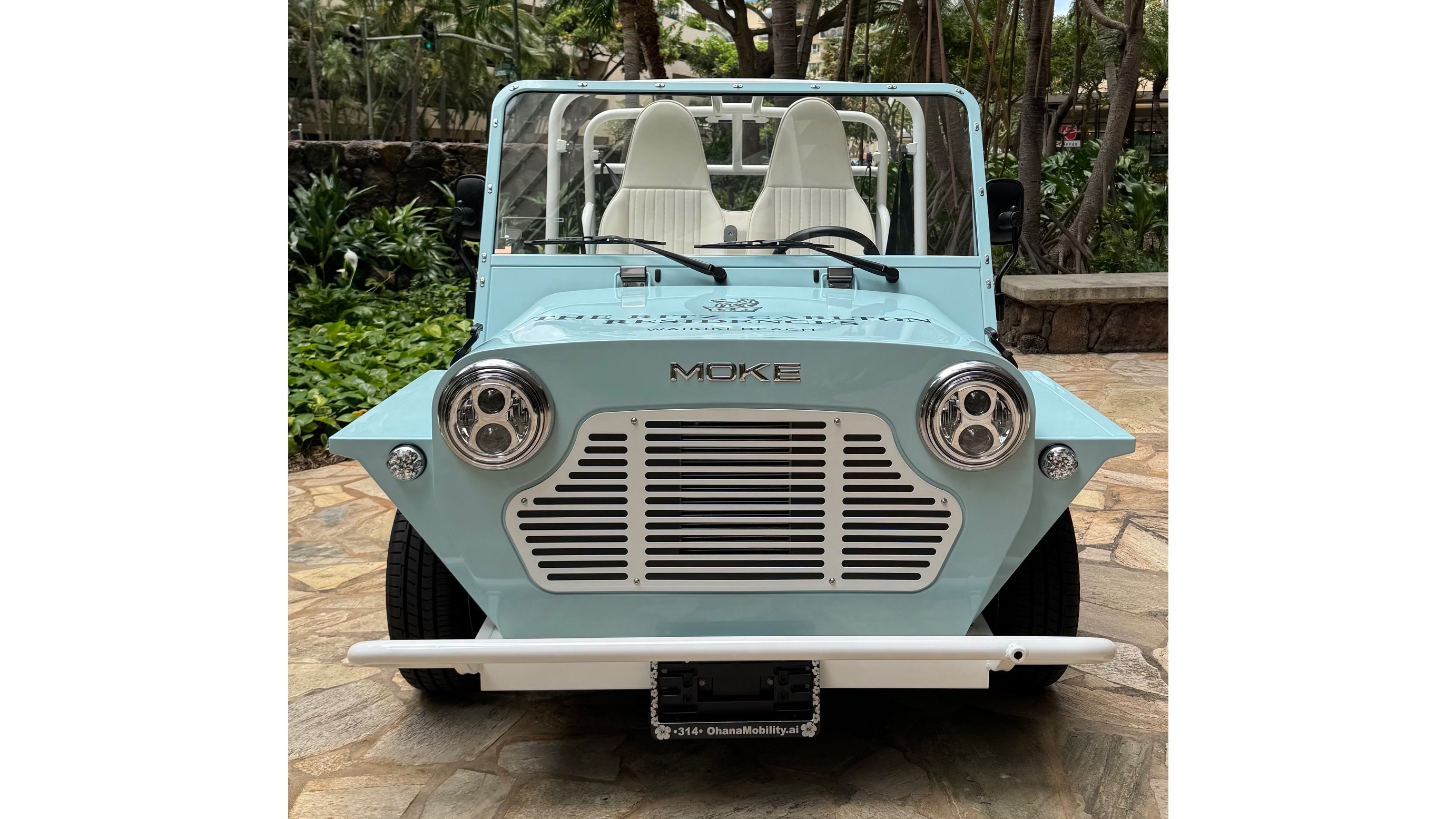 Modern electric Mini Moke