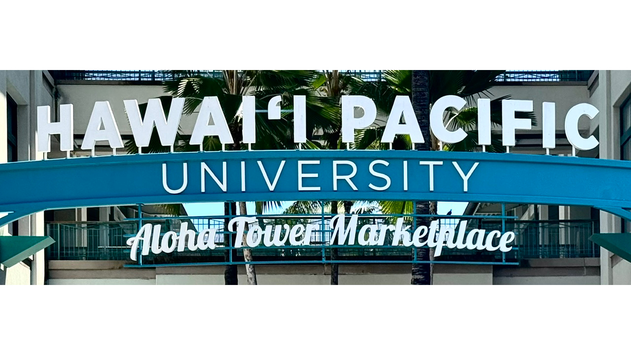HPU sign at Aloha Tower