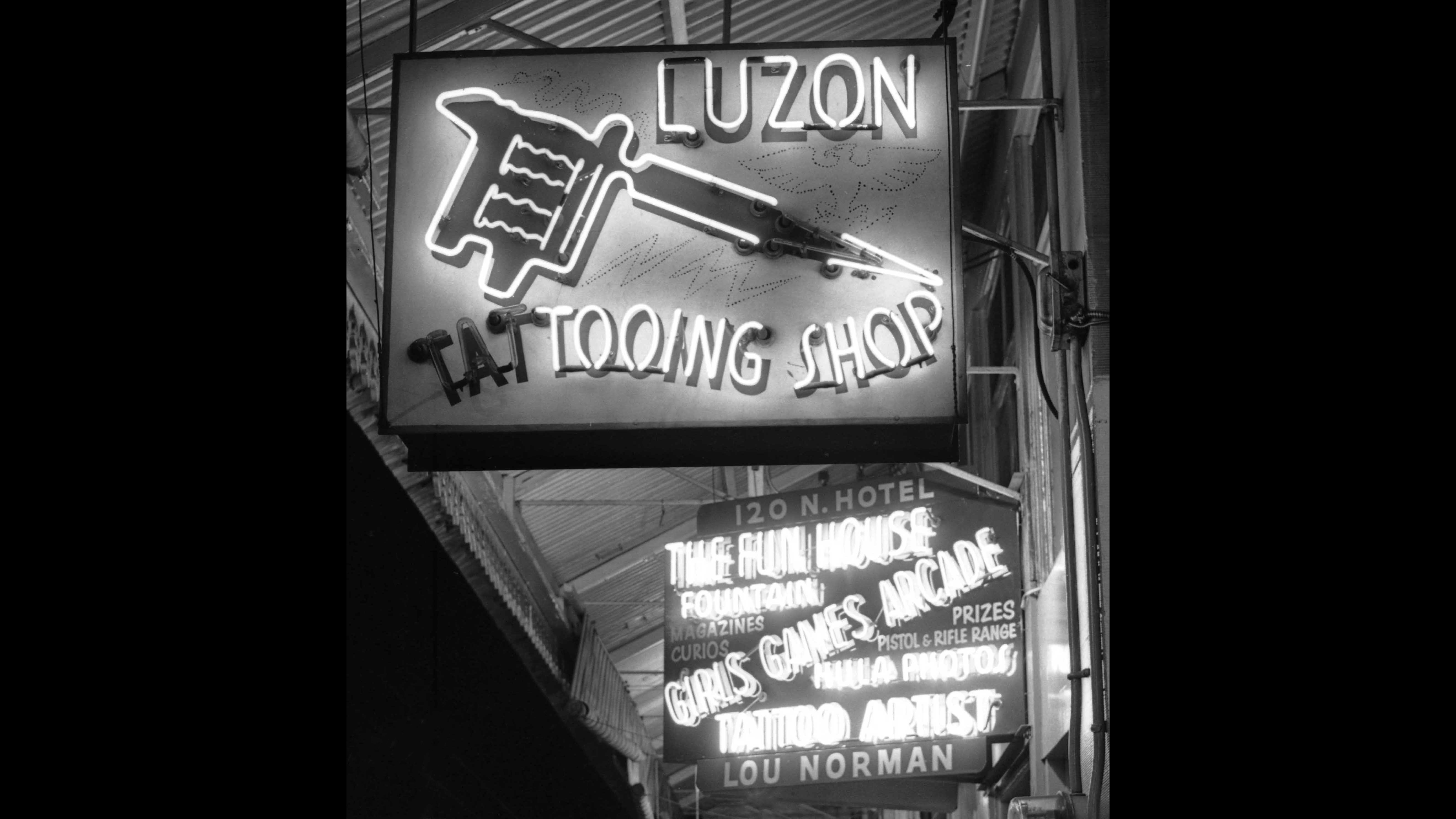 neon signs Hotel Street, Honolulu, 1954