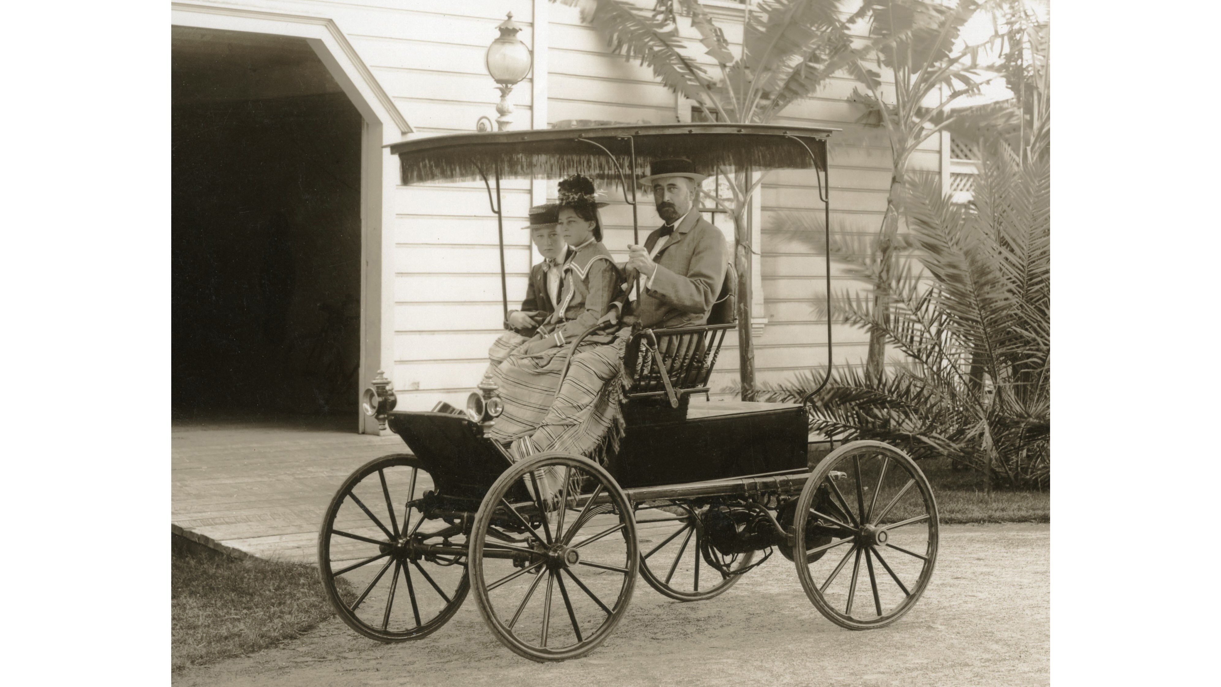 Christian Hedemann and his electric car