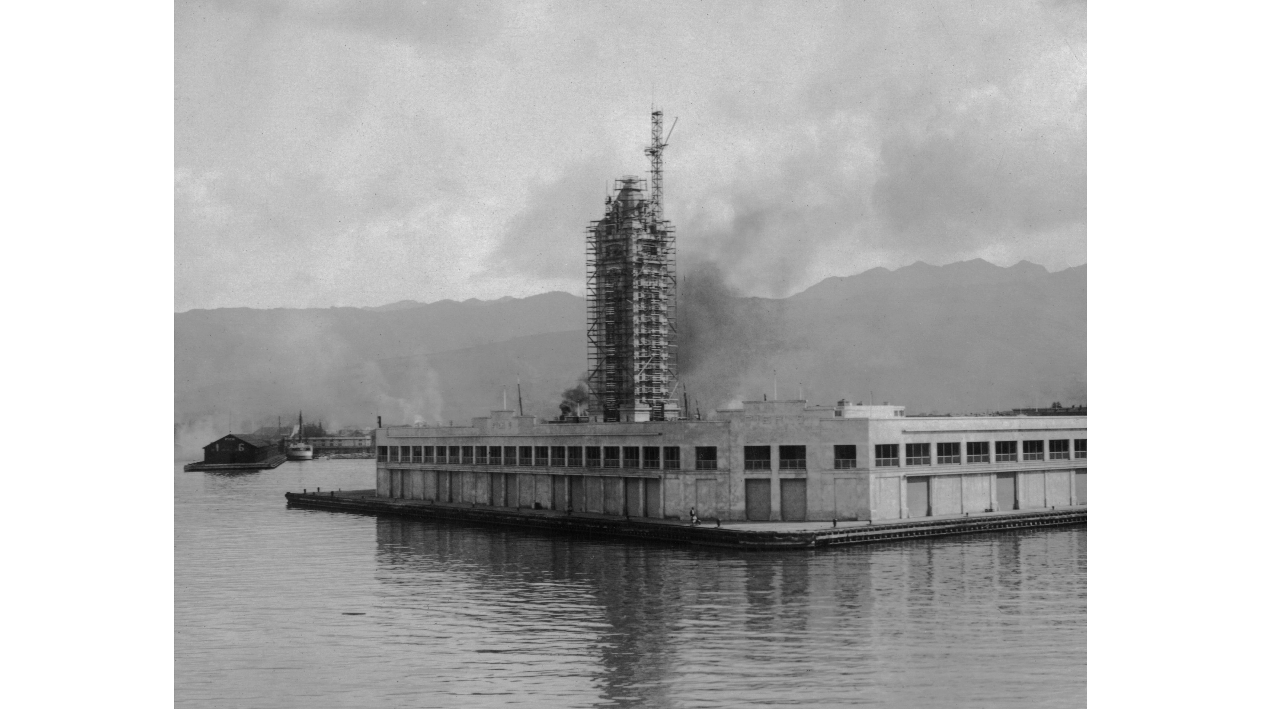 Aloha Tower under construction