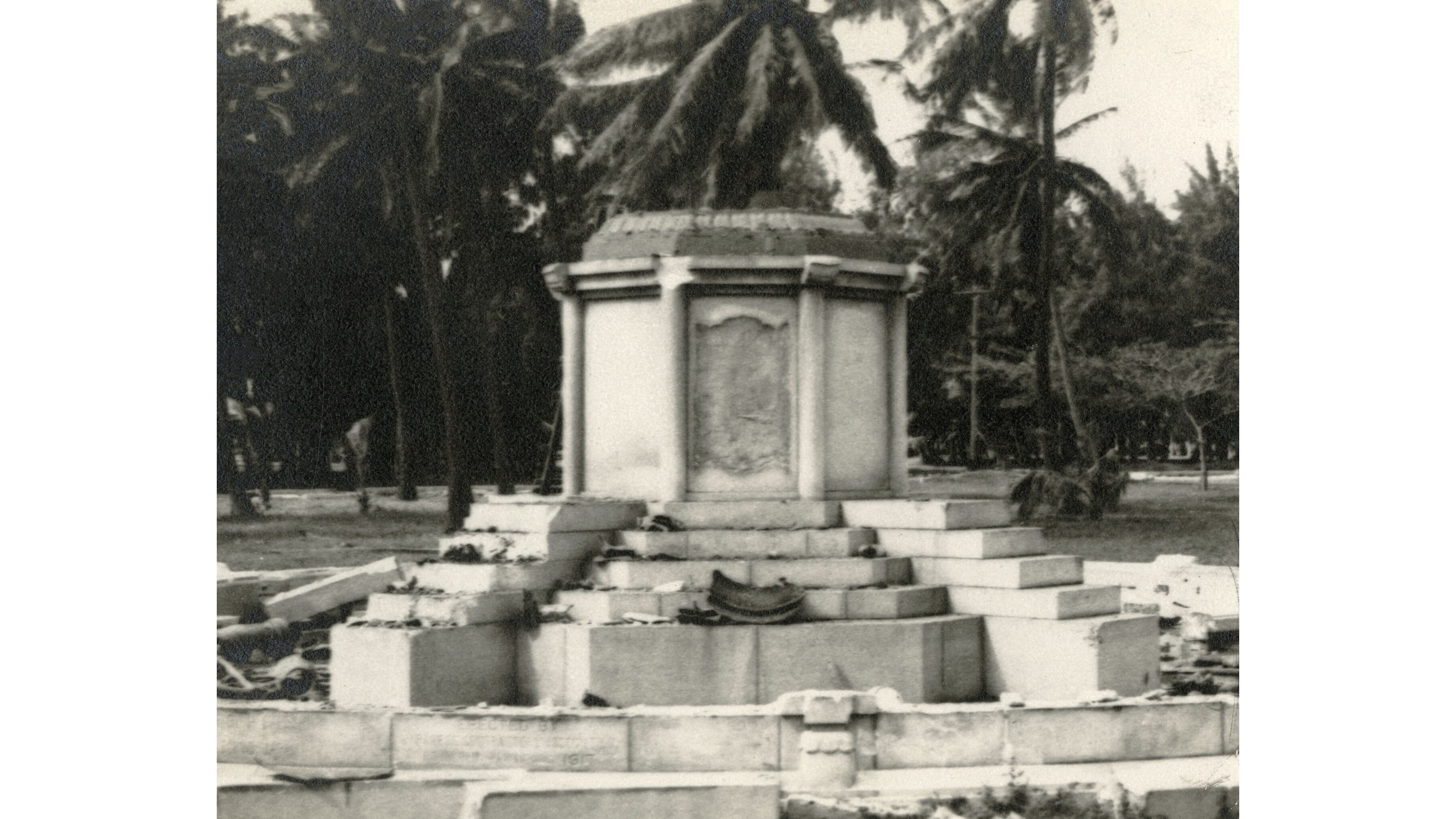demolished Japanese fountain Kapiolani park