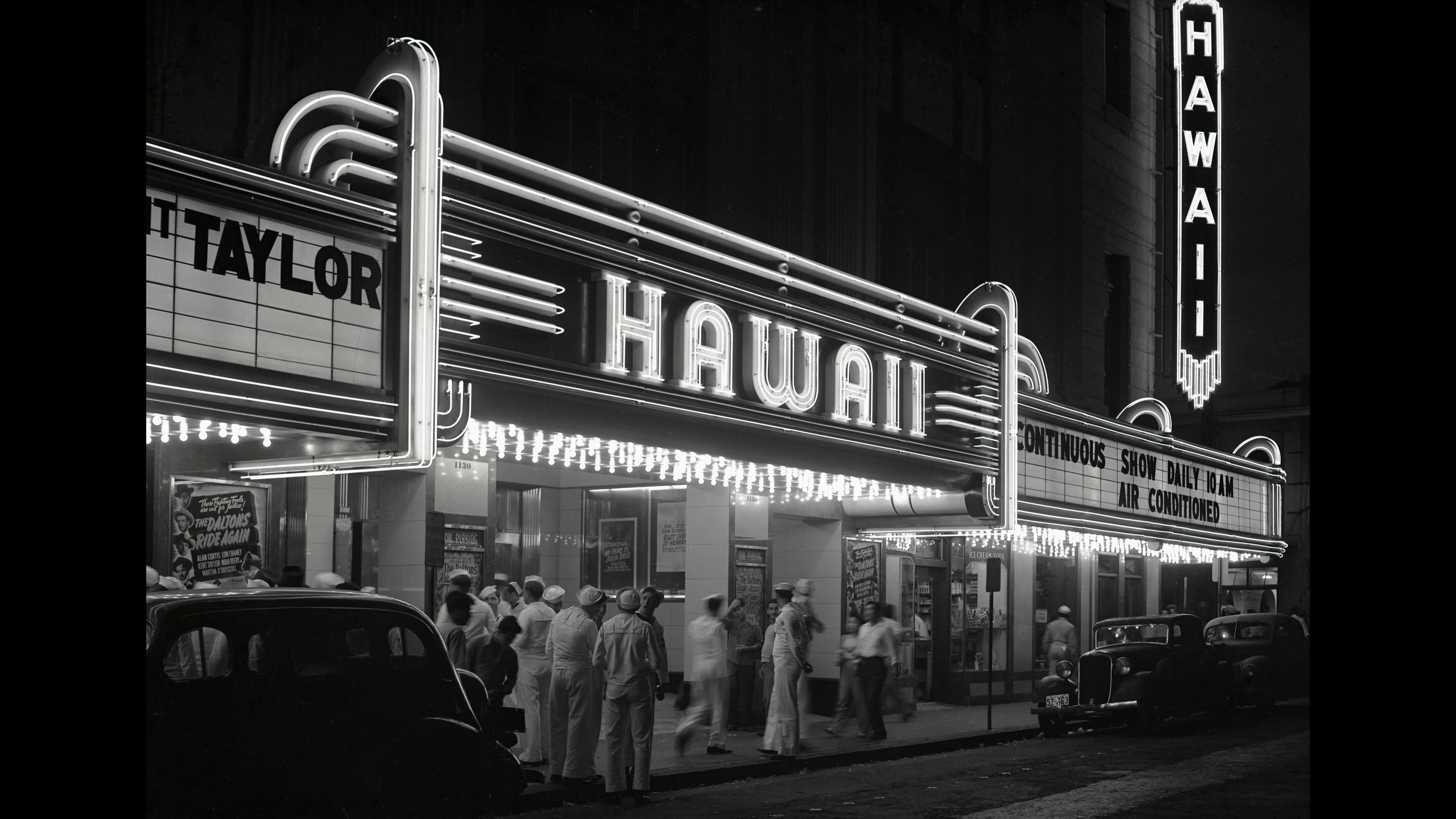 Hawaii Theatre marquee