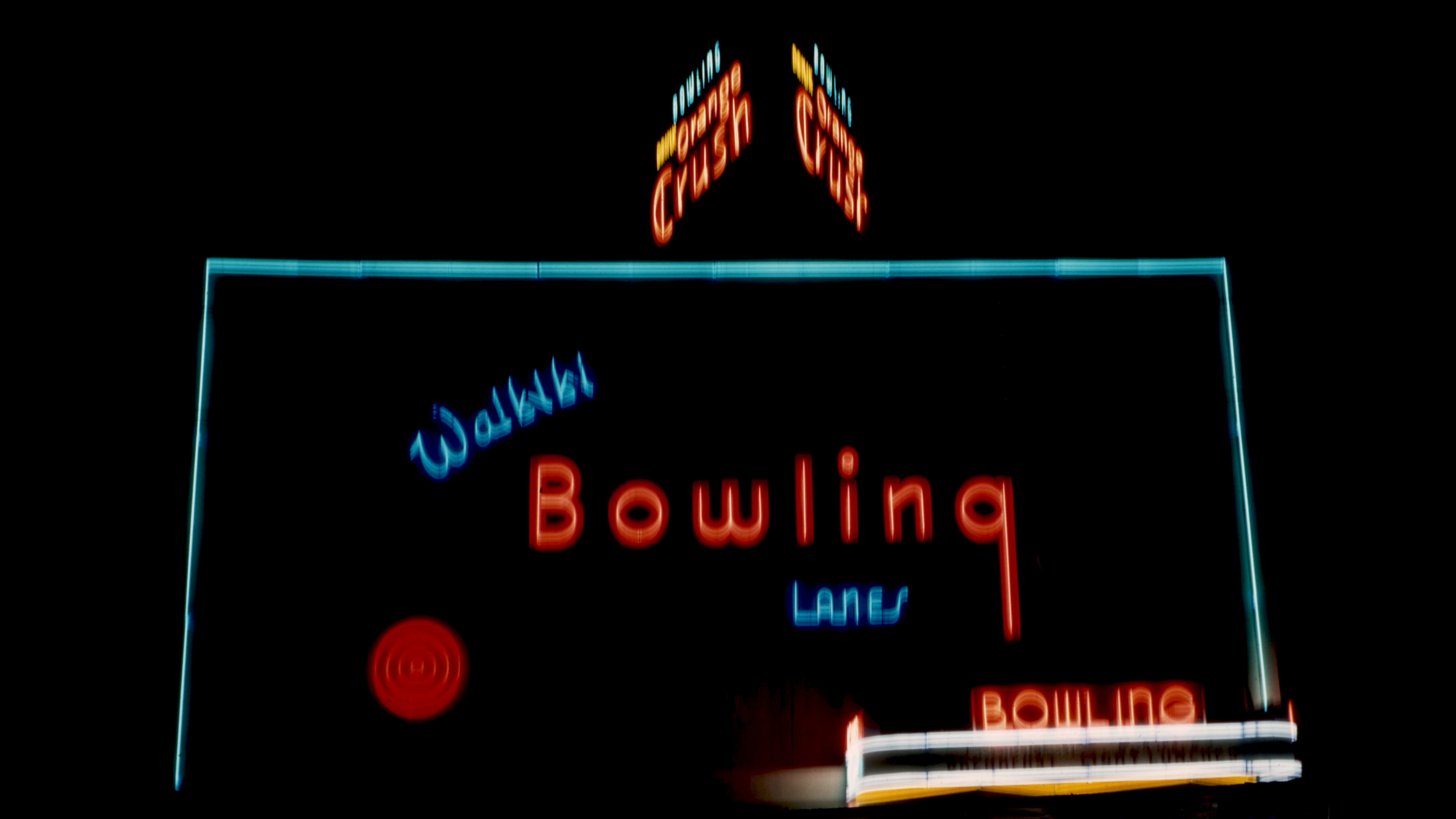 Waikiki Bowling Lanes neon sign