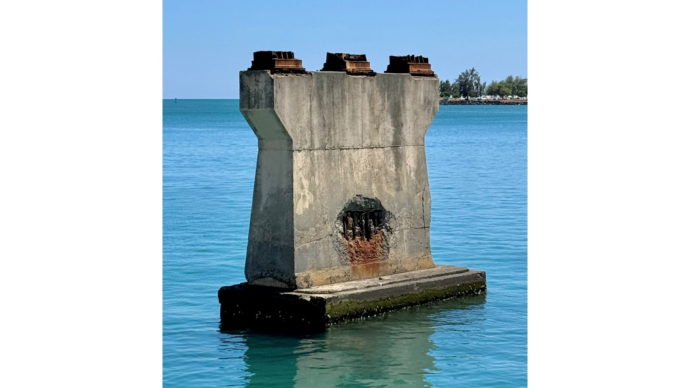 Aloha Tower ramp support
