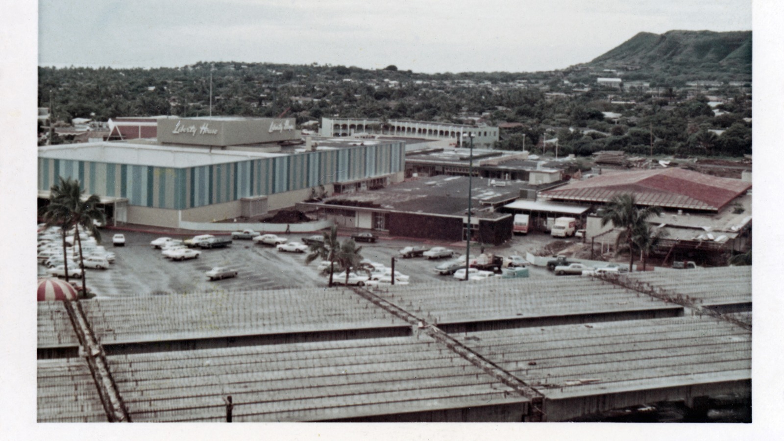 In 1967, developers Phillip Lyon and Sheldon Gordon formed Kahala Center Co. to redevelop the open-air Wai‘alae Shopping Center into Hawaii’s first fully enclosed, air-conditioned shopping mall, now known as Kāhala Mall.