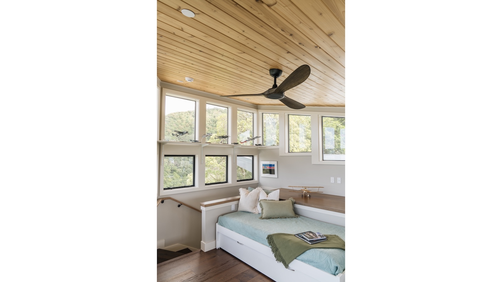 Another interior view of 228 Forest Ridge Way.