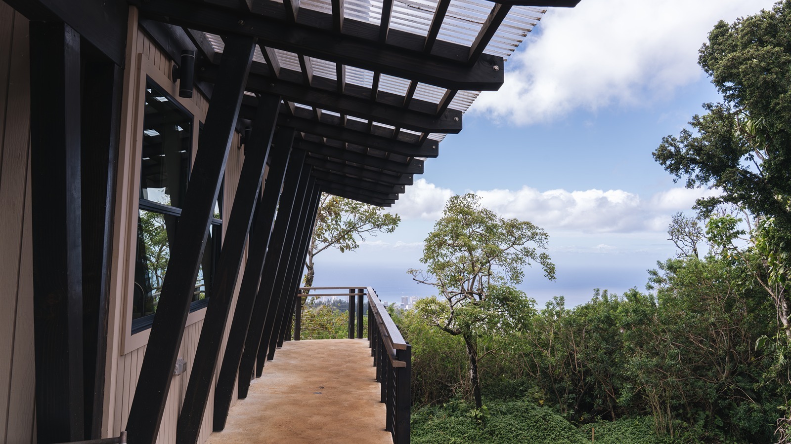 The home has views of the Pacific Ocean and the Honolulu cityscape, as well as Diamond Head, the Ko‘olau Mountains, and more.
