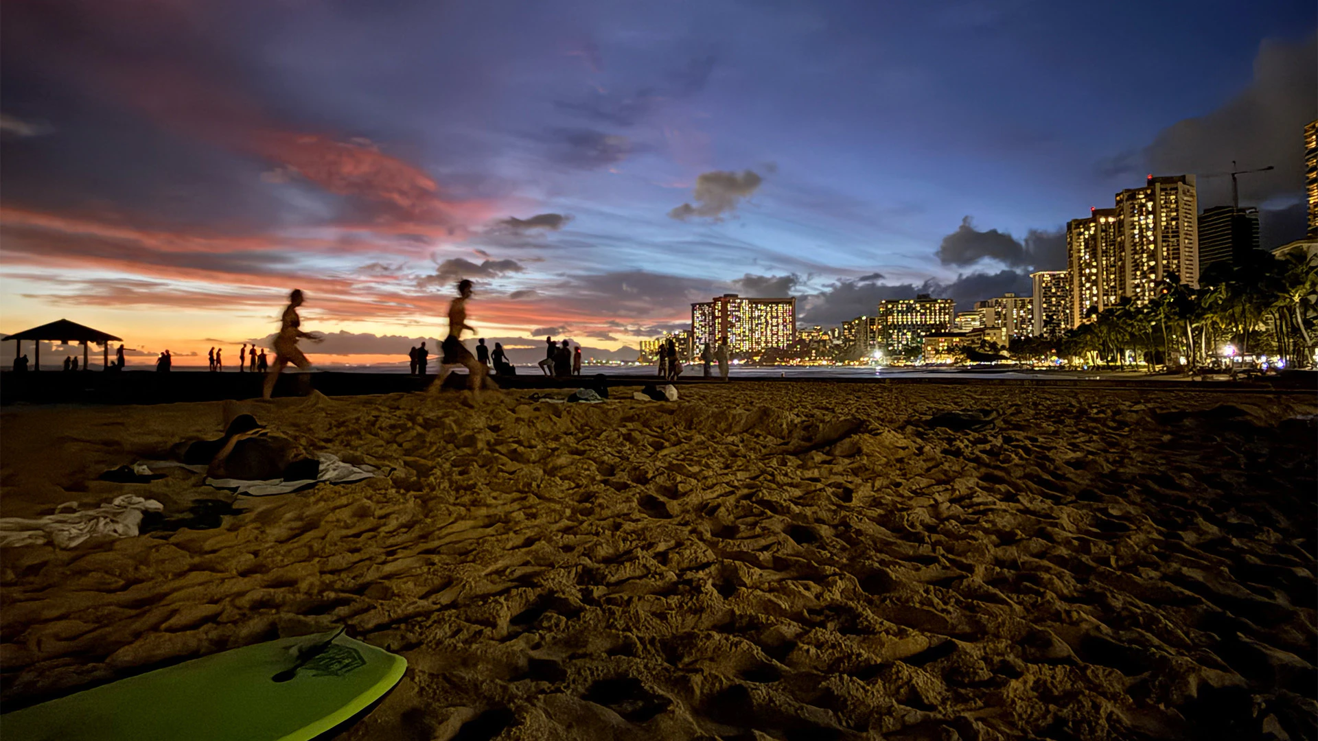 Hawai'i Skies: Night surfing