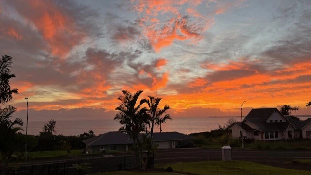 Hawai‘i Skies: Flaming clouds at sunrise