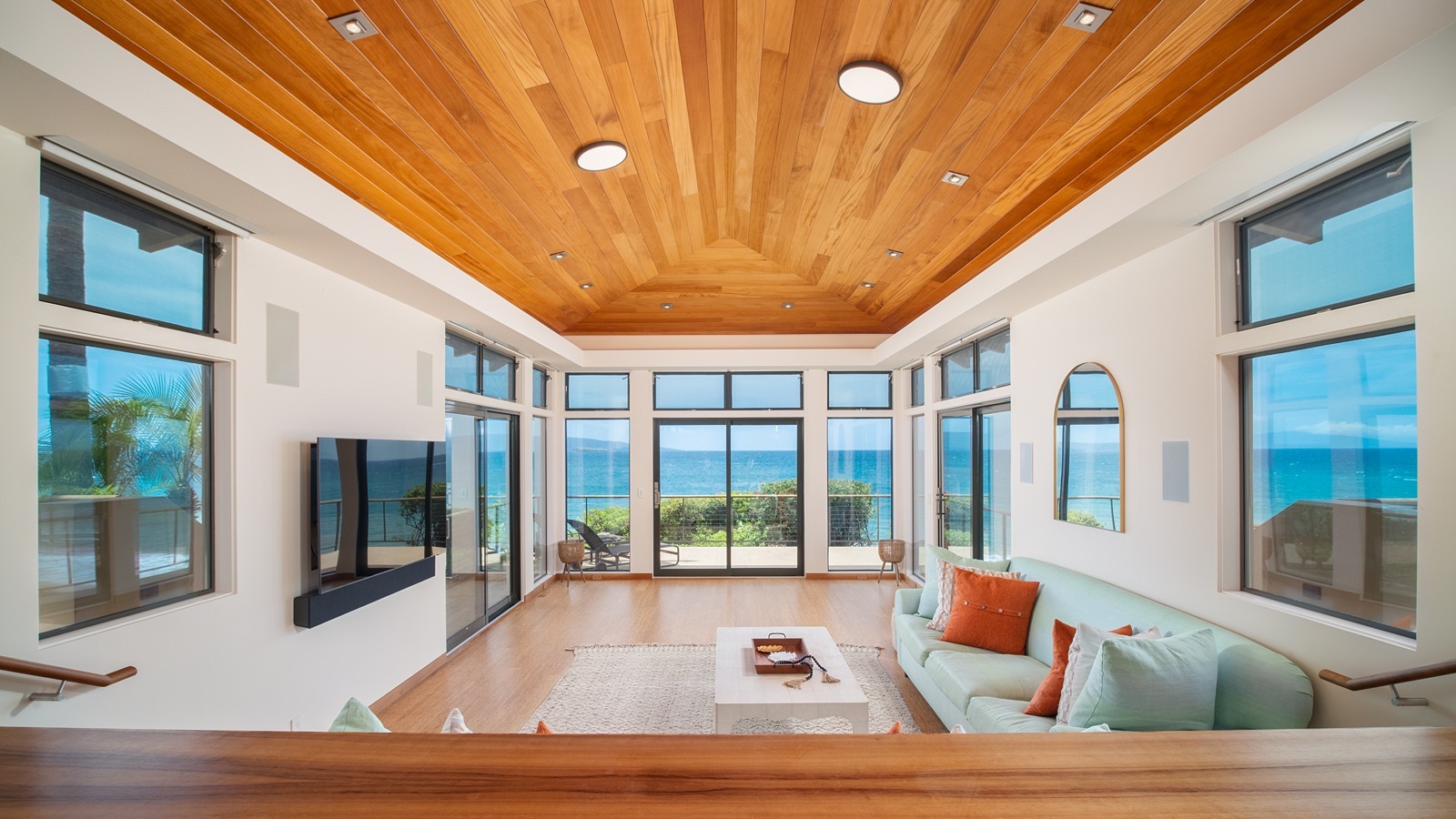 Two adjacent oceanfront residences span more than 7,500 square feet of living space.
