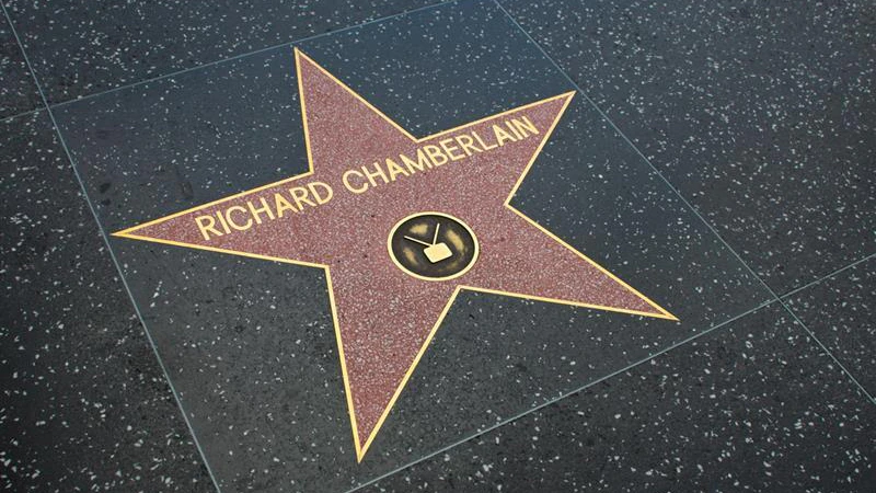 Hawaiʻi resident and “Dr. Kildare” star Richard Chamberlain dies at 90 in Waimānalo