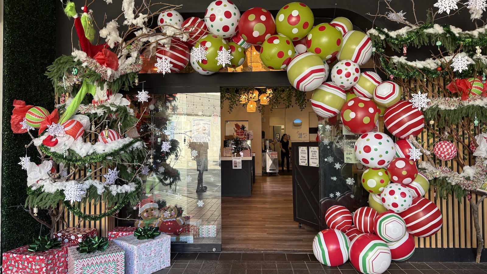 Grinchmas Bar entrance