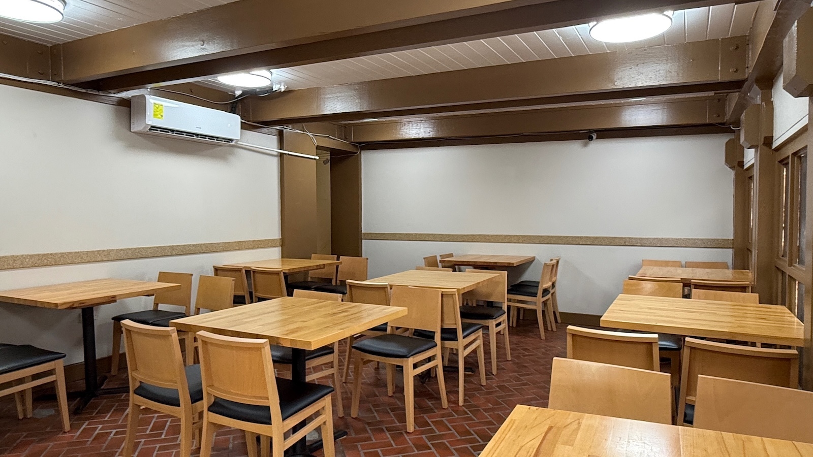 dine-in space
