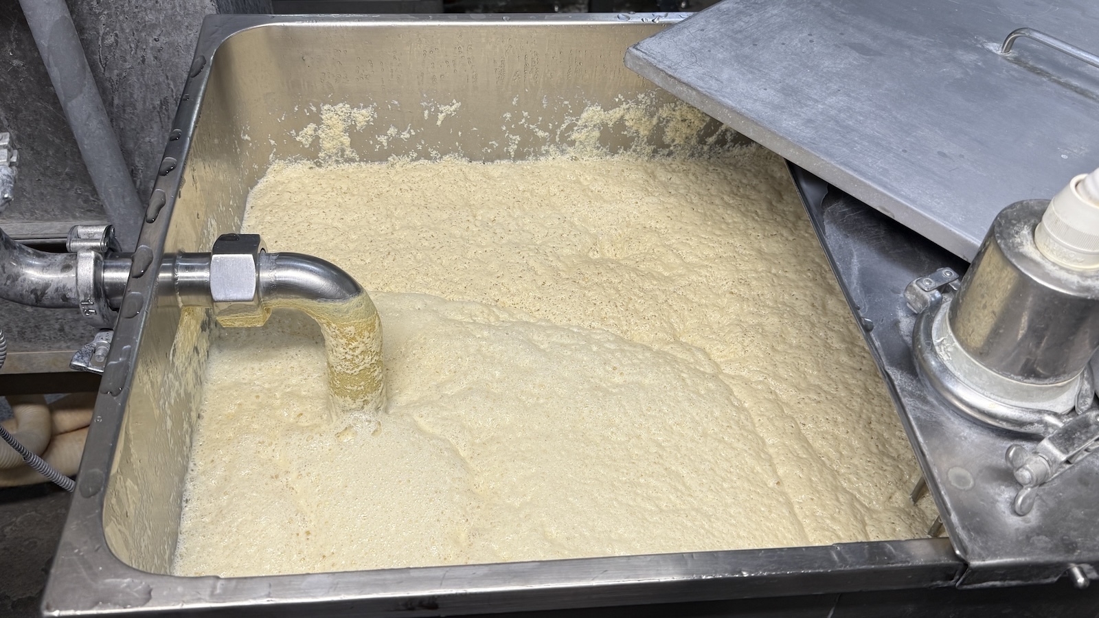 holding tank for soy milk