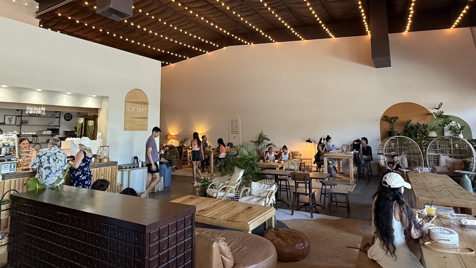 Arise cafe interior