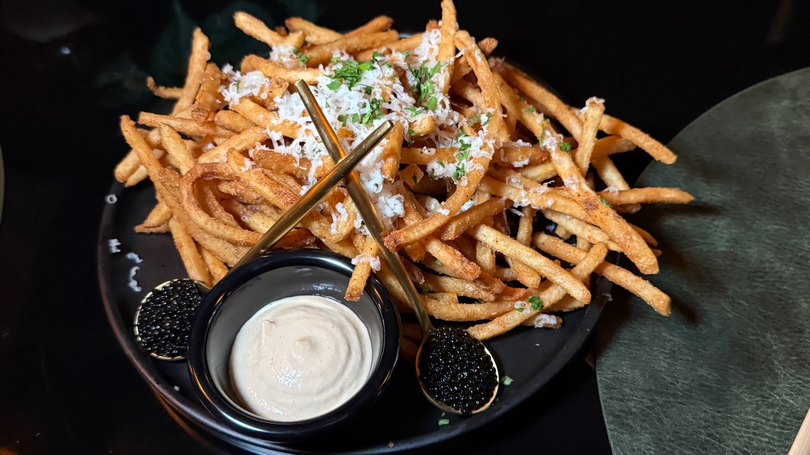 caviar frites