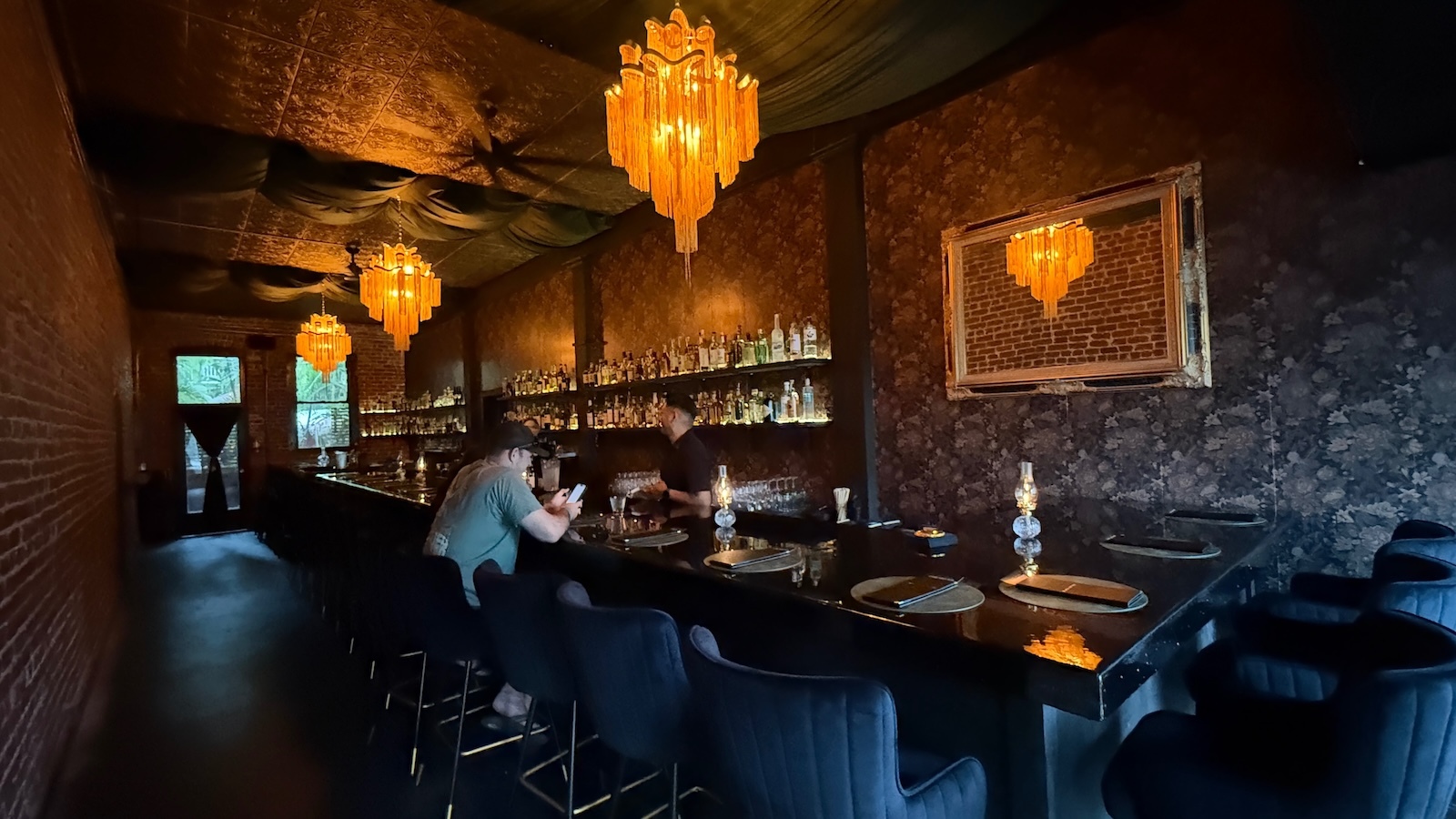 bar
