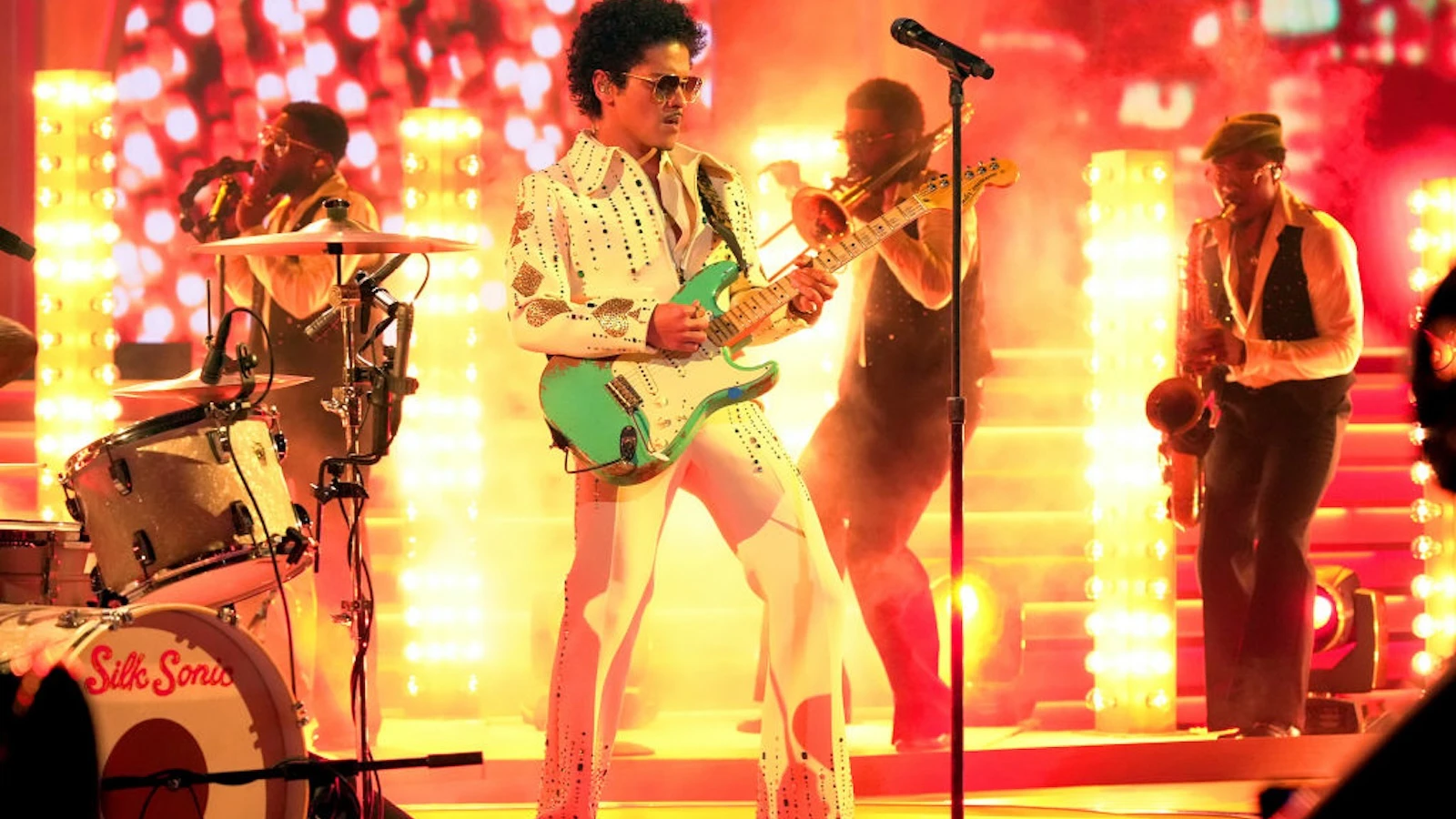 Bruno Mars announces new music