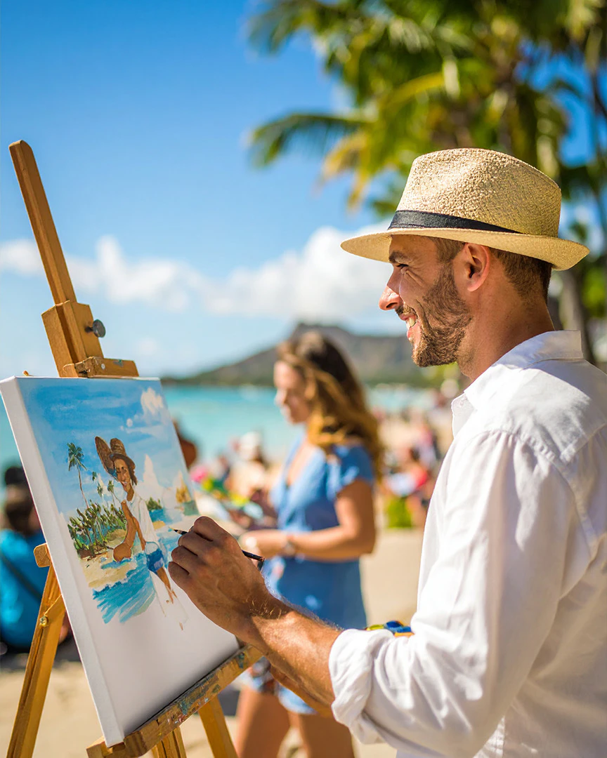 Hawai‘i Scene on Social: Get honey roasted in the streets of Waikīkī