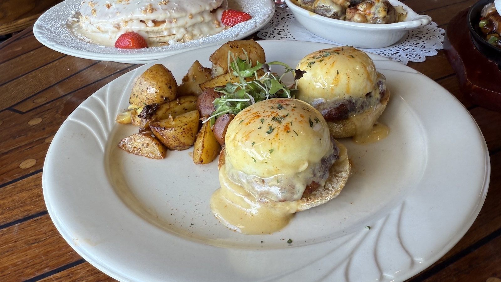 crab cake benedict
