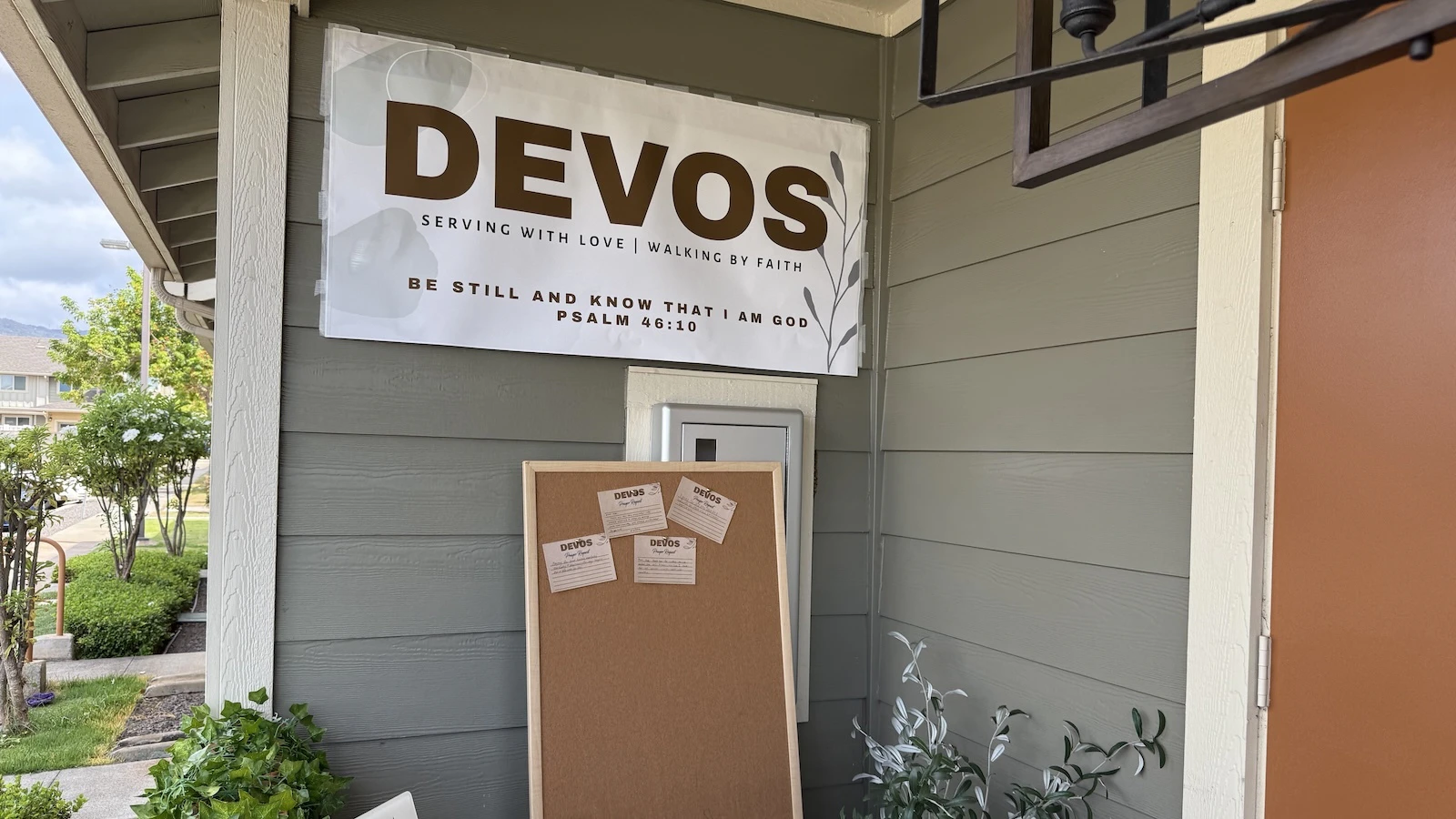DEVOS Hawaii sign