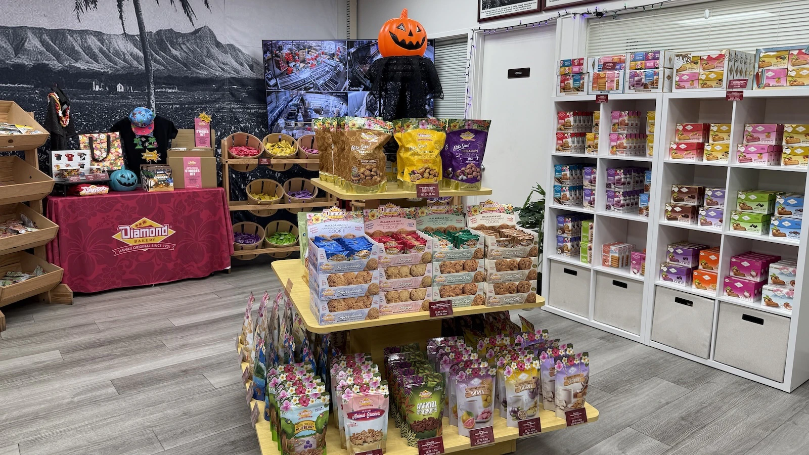 Diamond Bakery interior