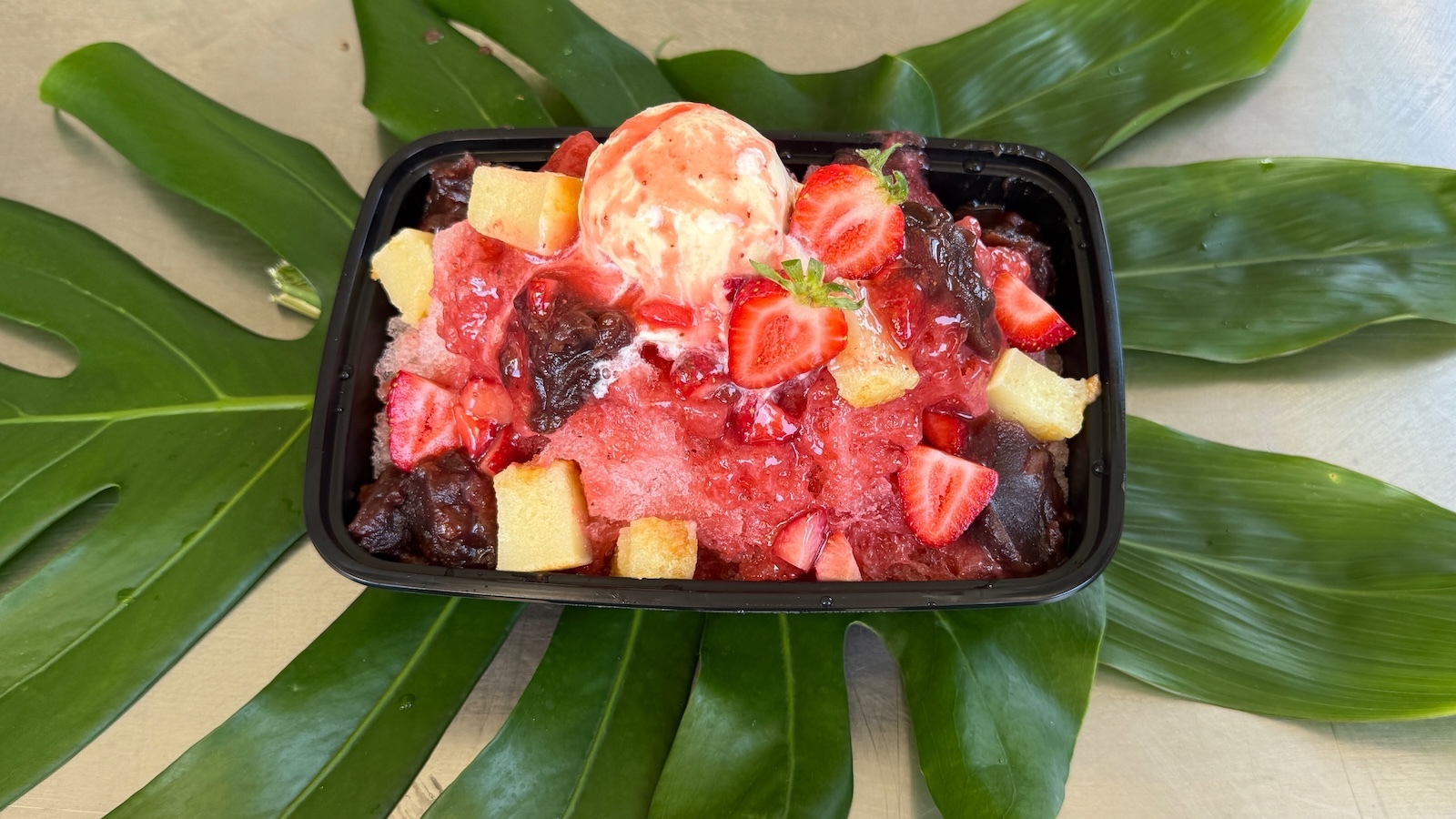 strawberry daifuku