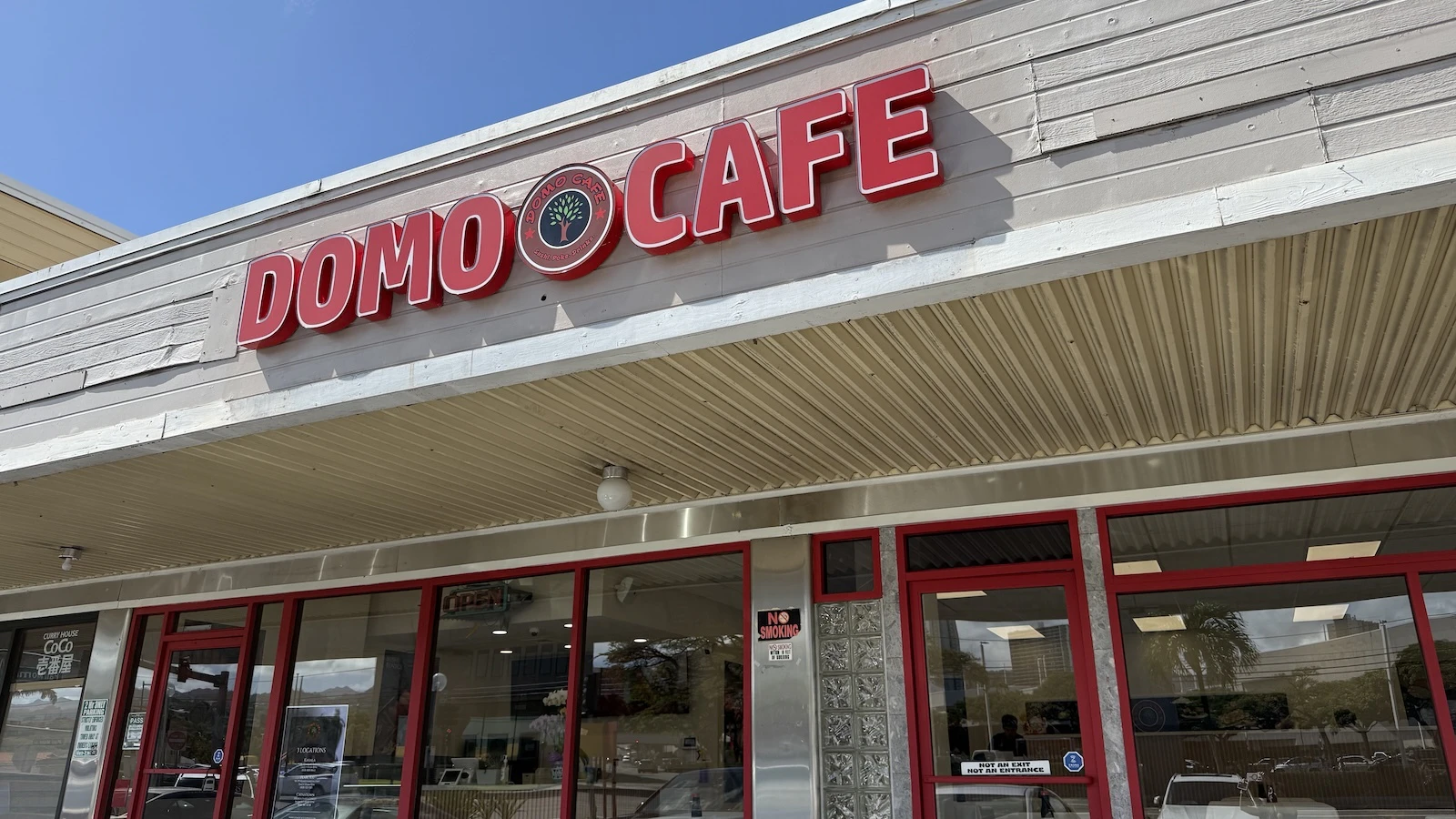 Domo Cafe sign