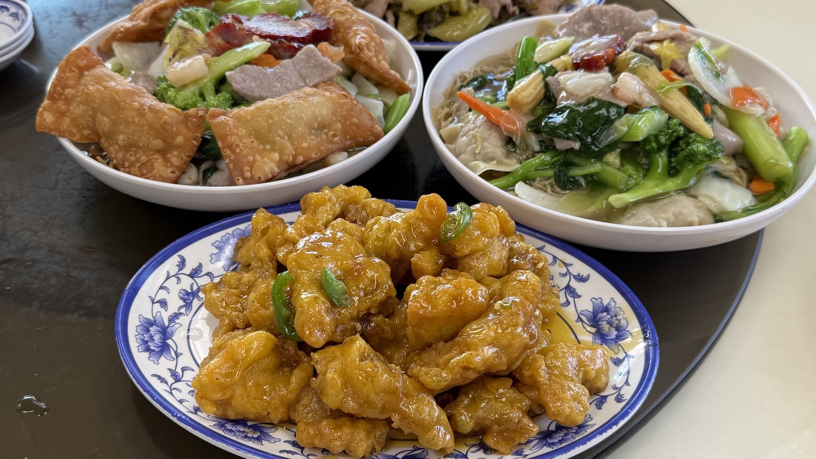 This Kaimukī eatery is offering a free entrée deal for a limited time