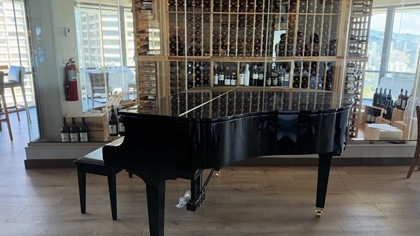 baby grand piano