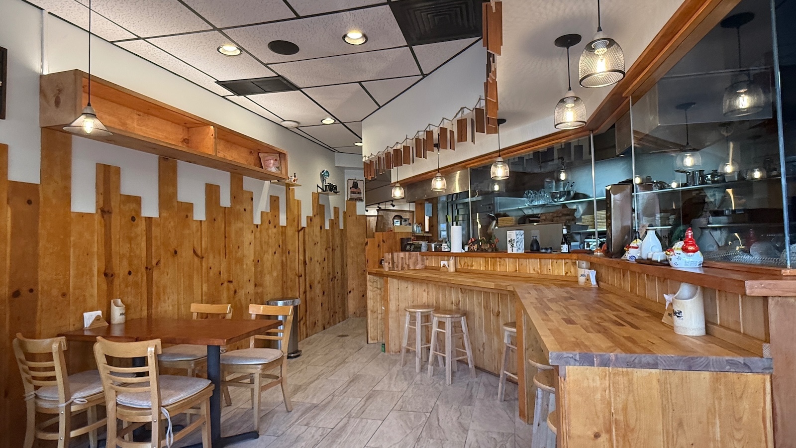 Enkari interior