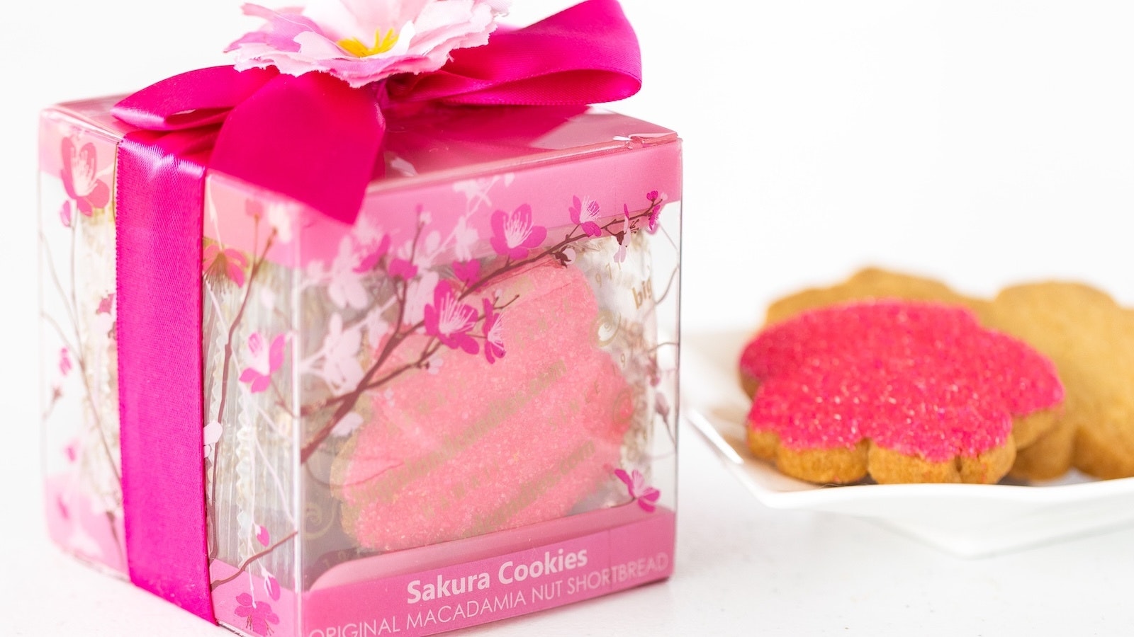 Sakura cubes