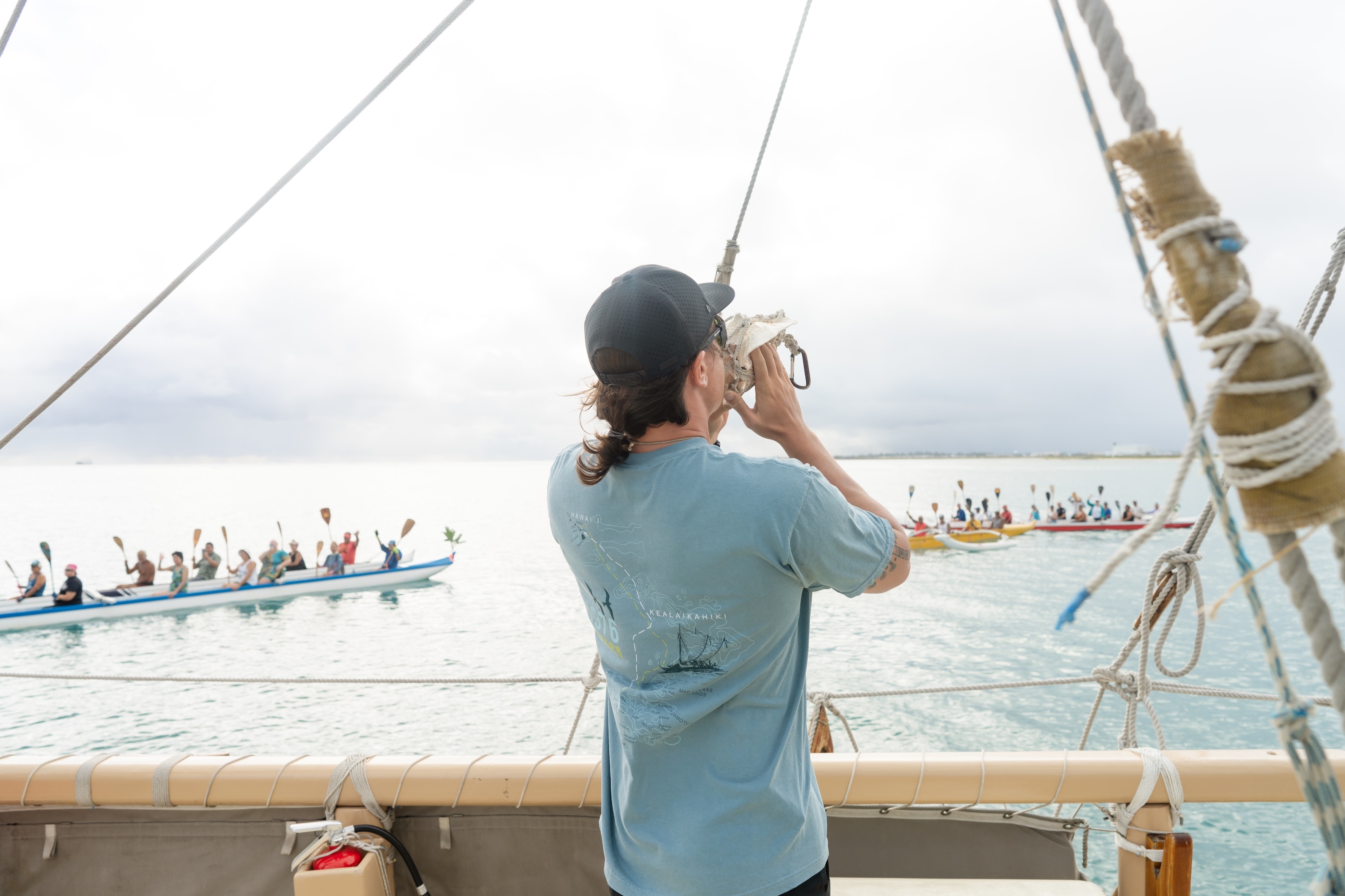 Proceeds from the sale of these special edition bags will go to Polynesian Voyaging Society.