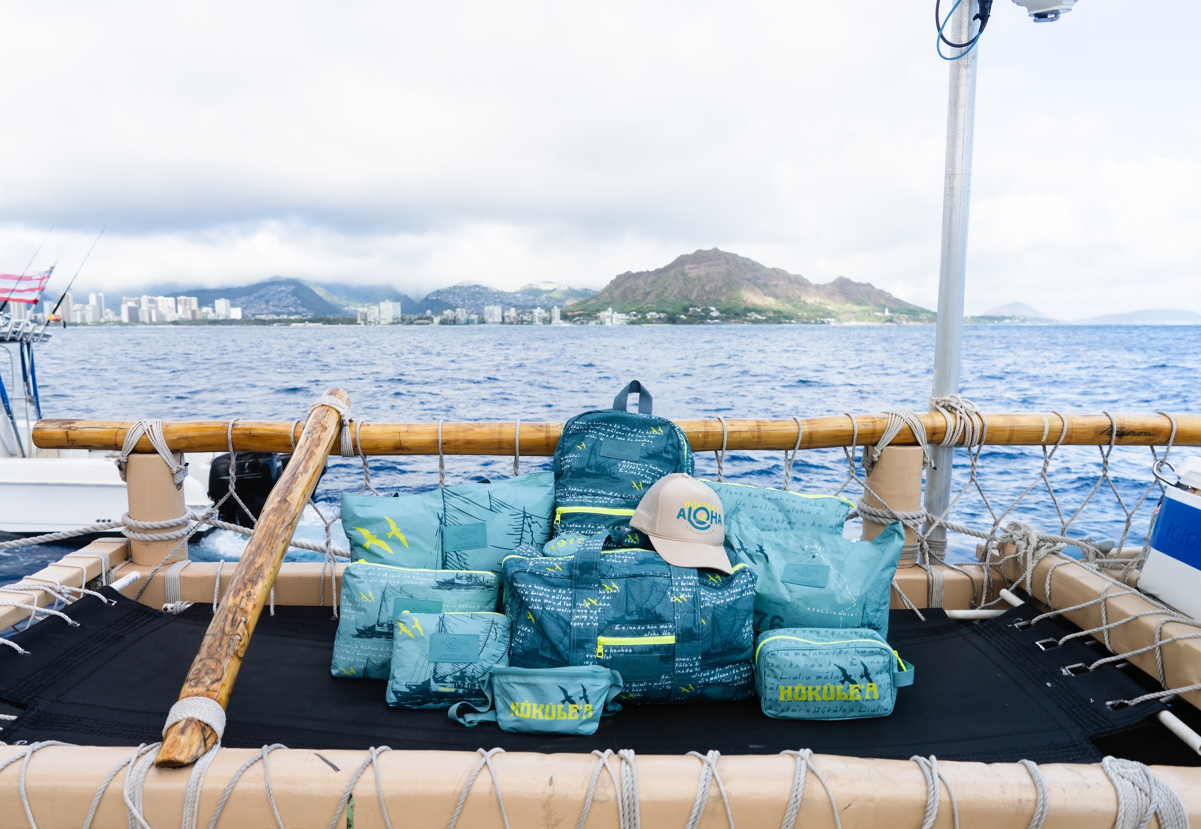 Proceeds from the sale of these special edition bags will go to Polynesian Voyaging Society.