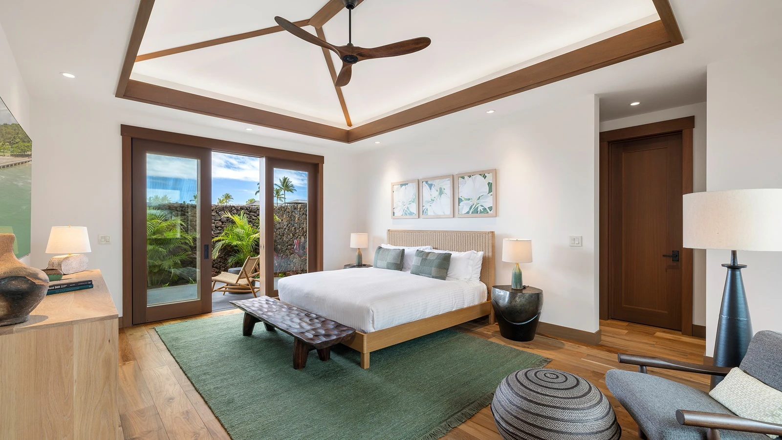 One of Hale Kai Mana's seven bedrooms.