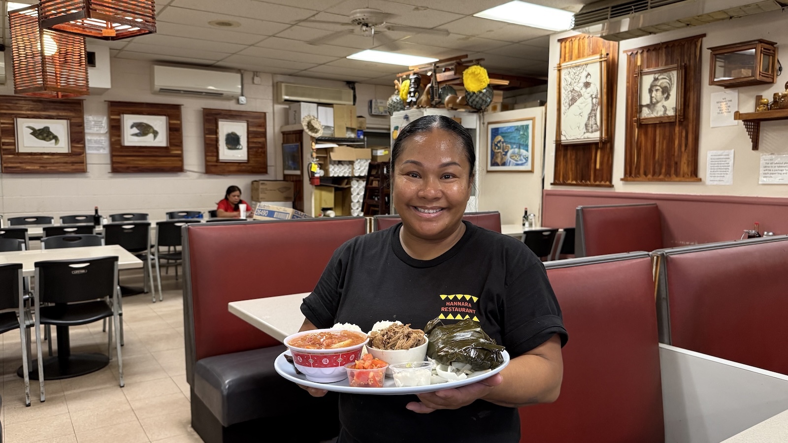 This is Jason Momoa’s second food stop on Oʻahu (after Zippy’s)