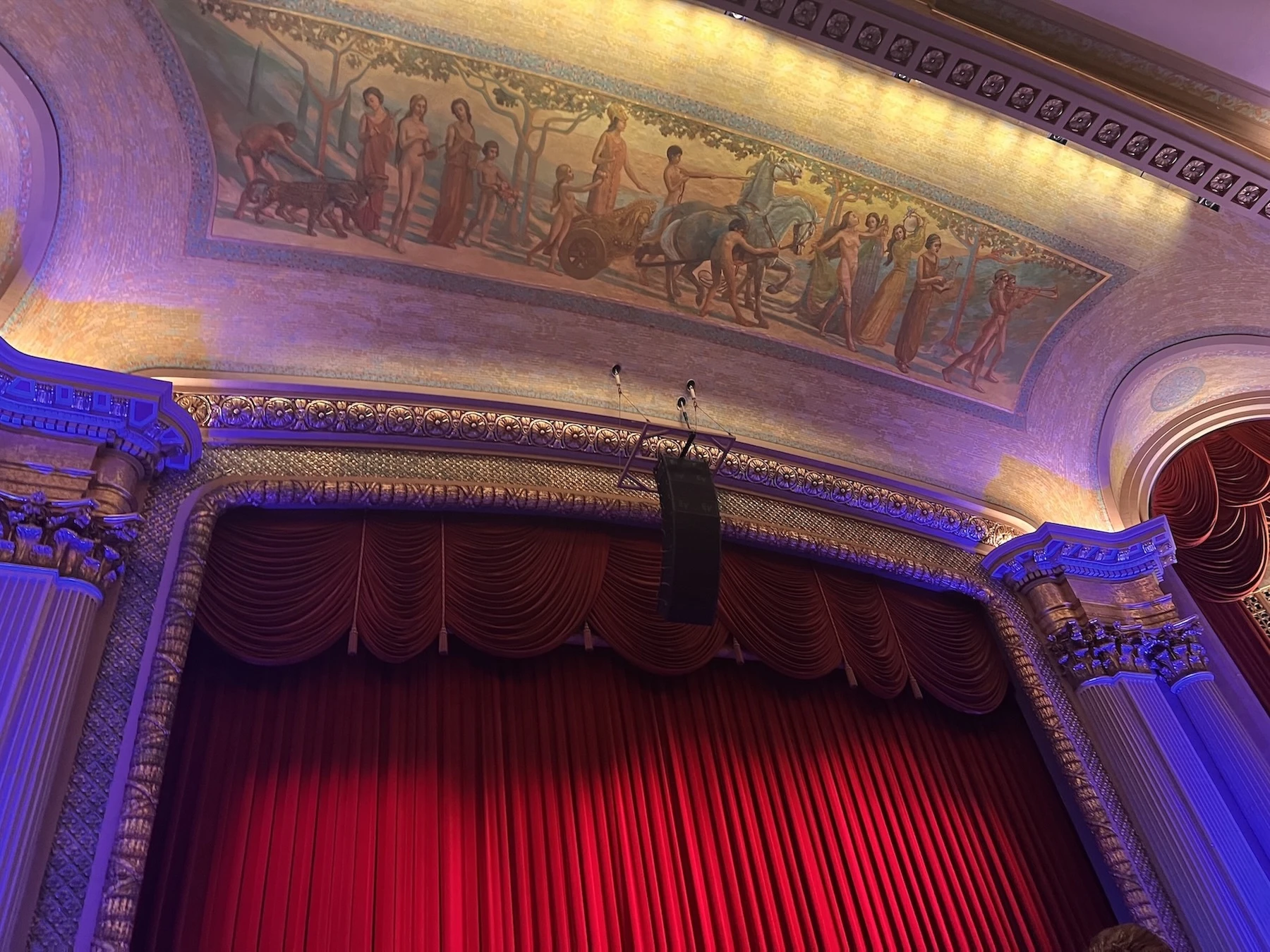 Interior shot of Hawai'i Theatre facing the stage.