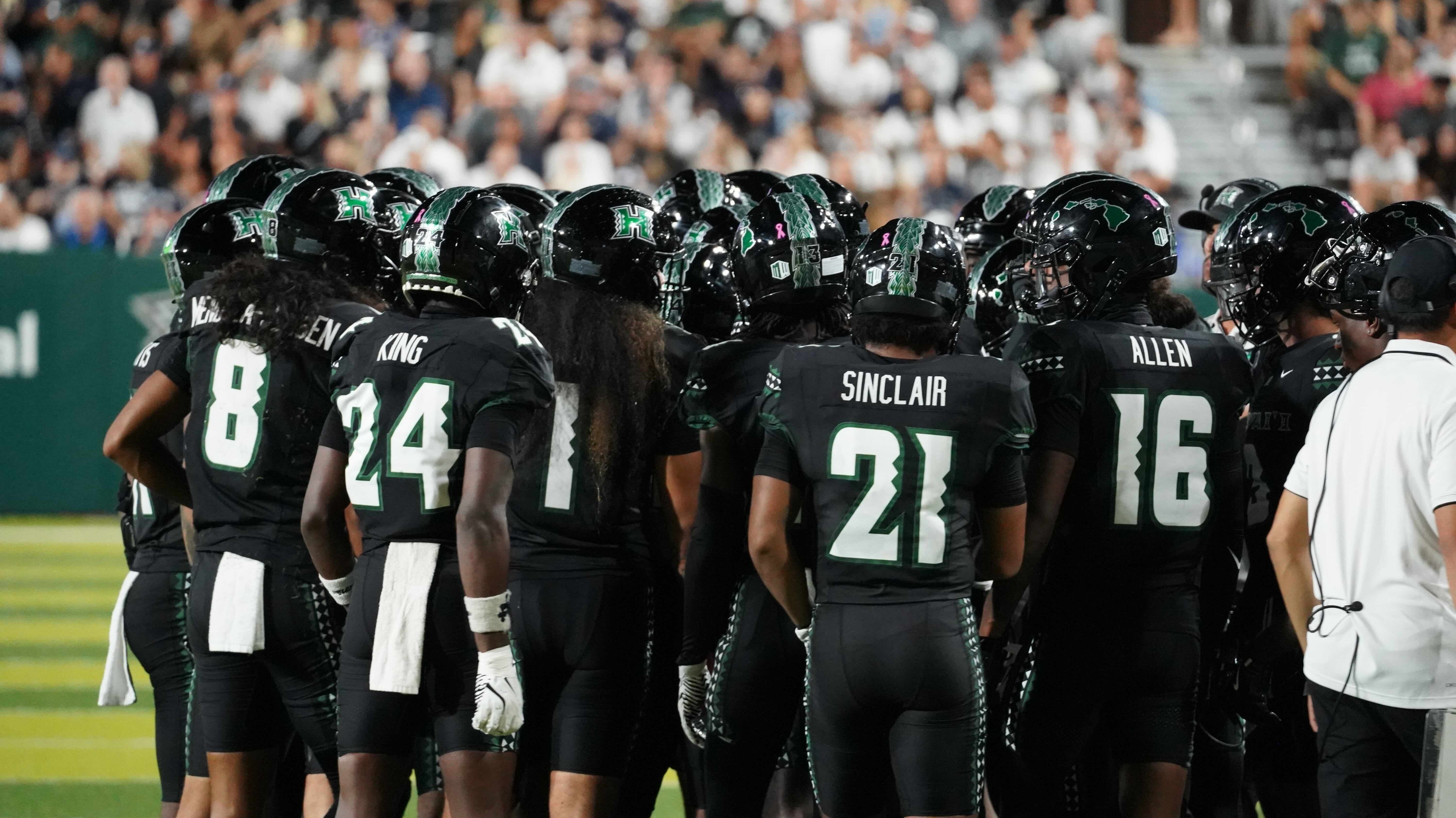 Hawaii football 110125