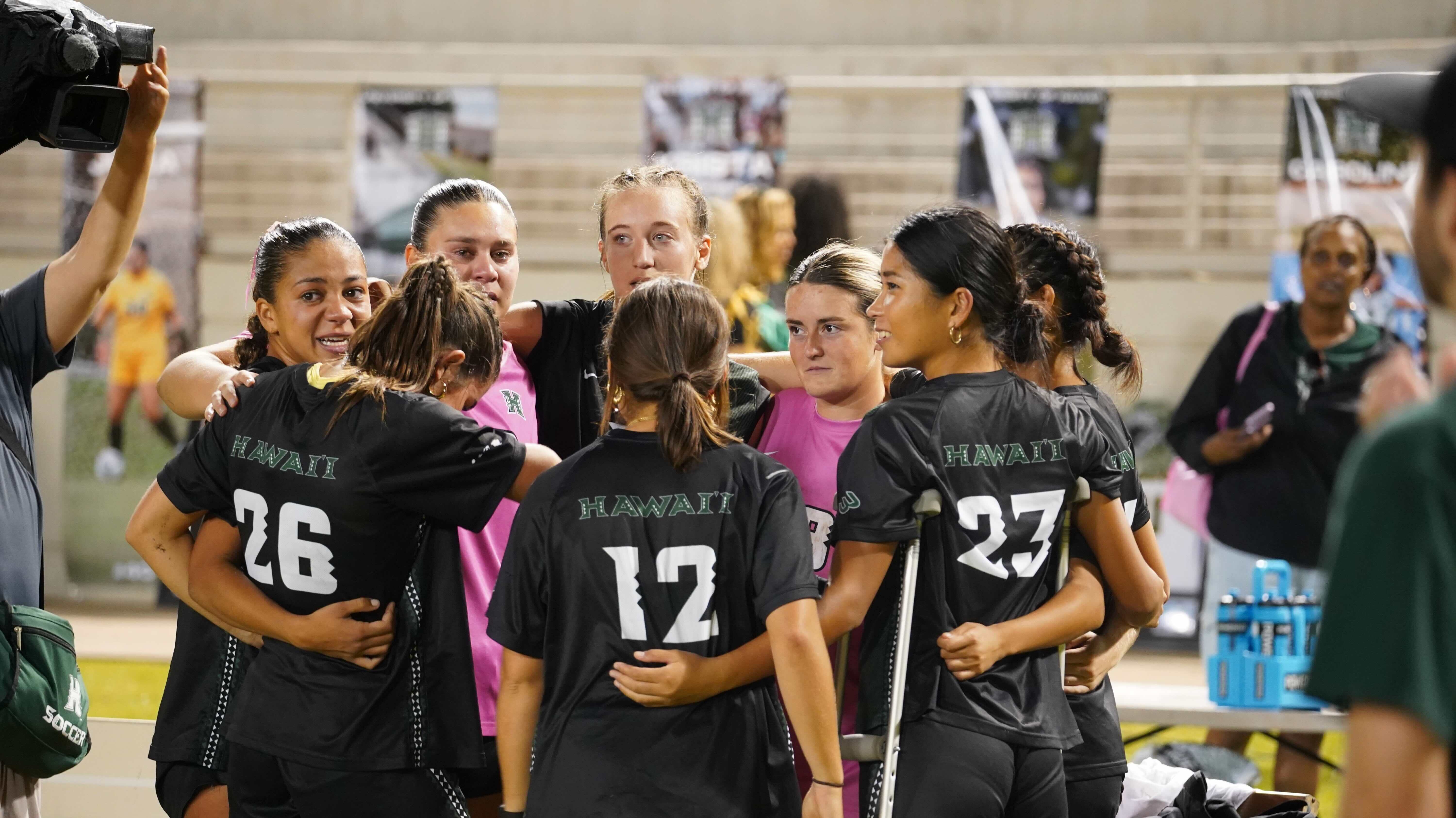 Hawaii soccer 103125