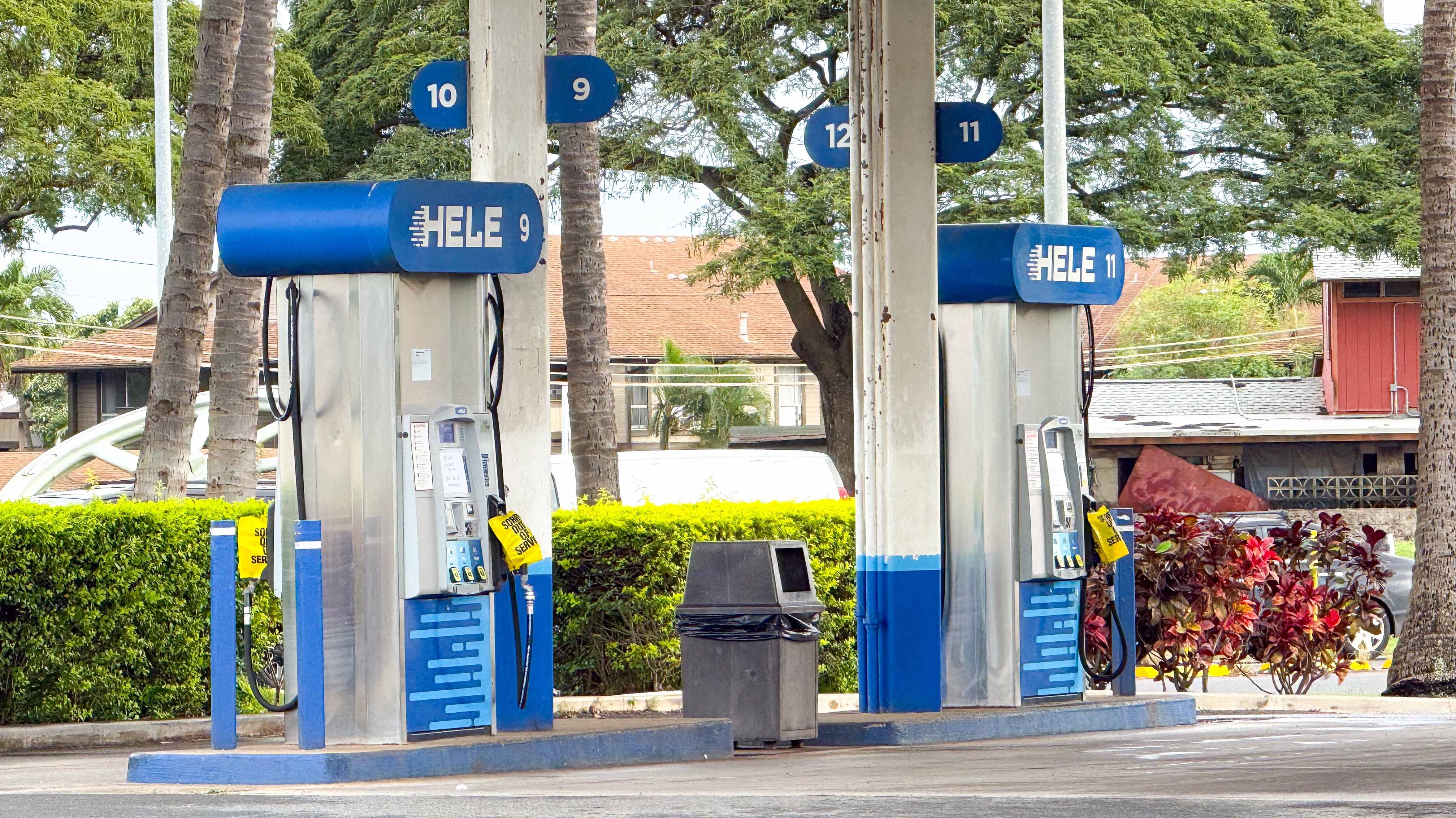 Hele Gas pumps with "out of service" signs.