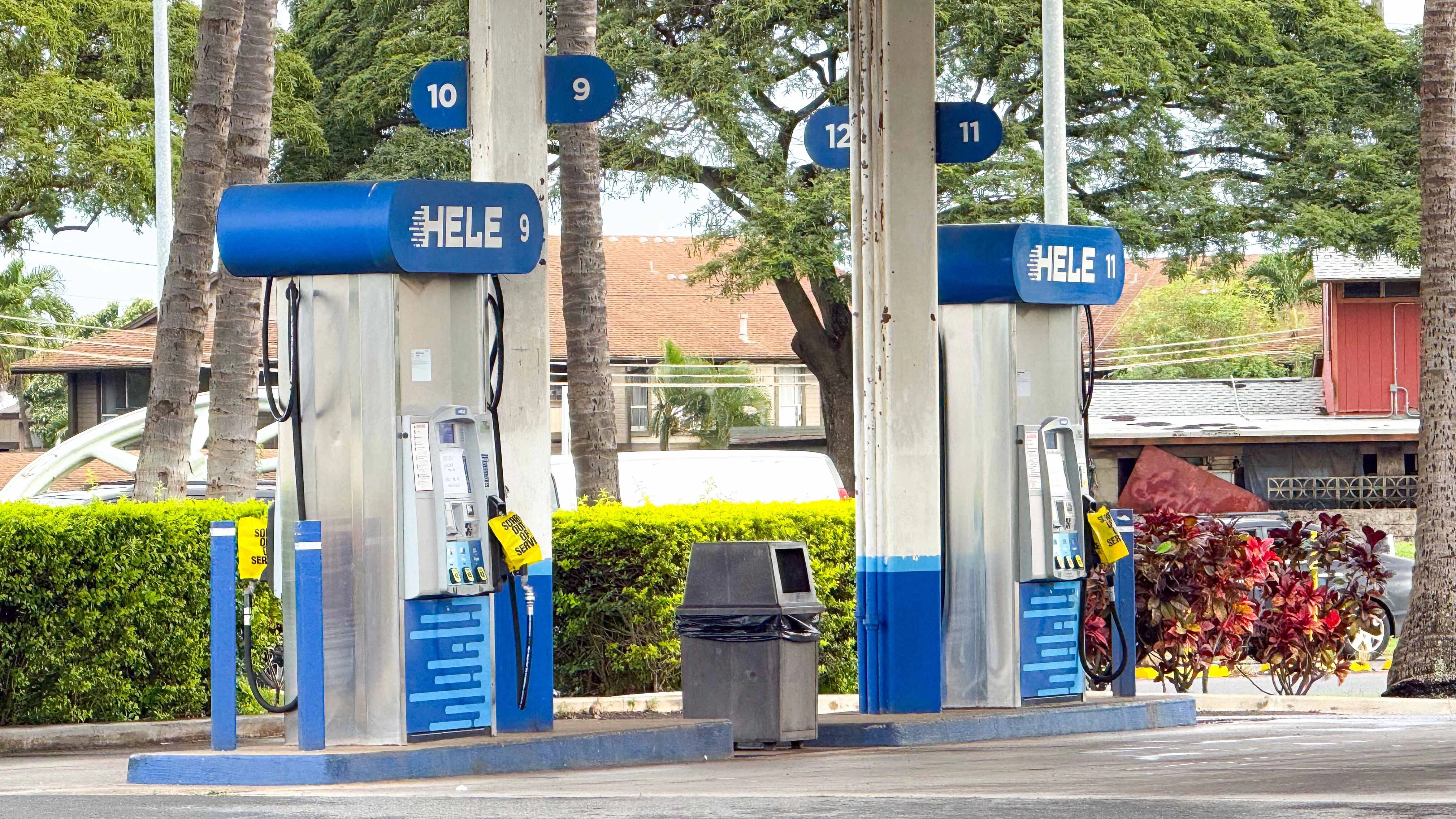 Hele Gas pumps with "out of service" signs.