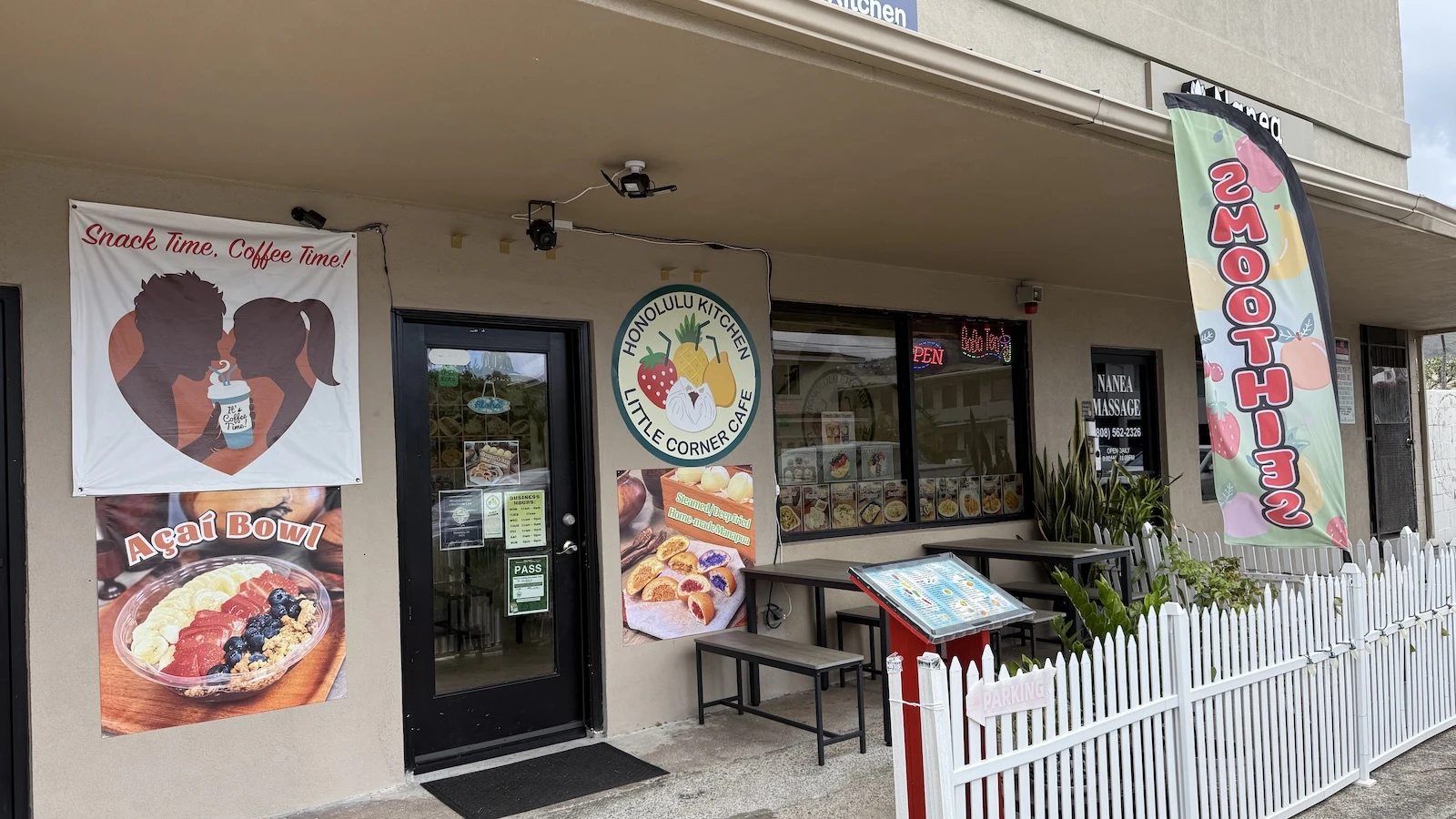 Honolulu Kitchen sign