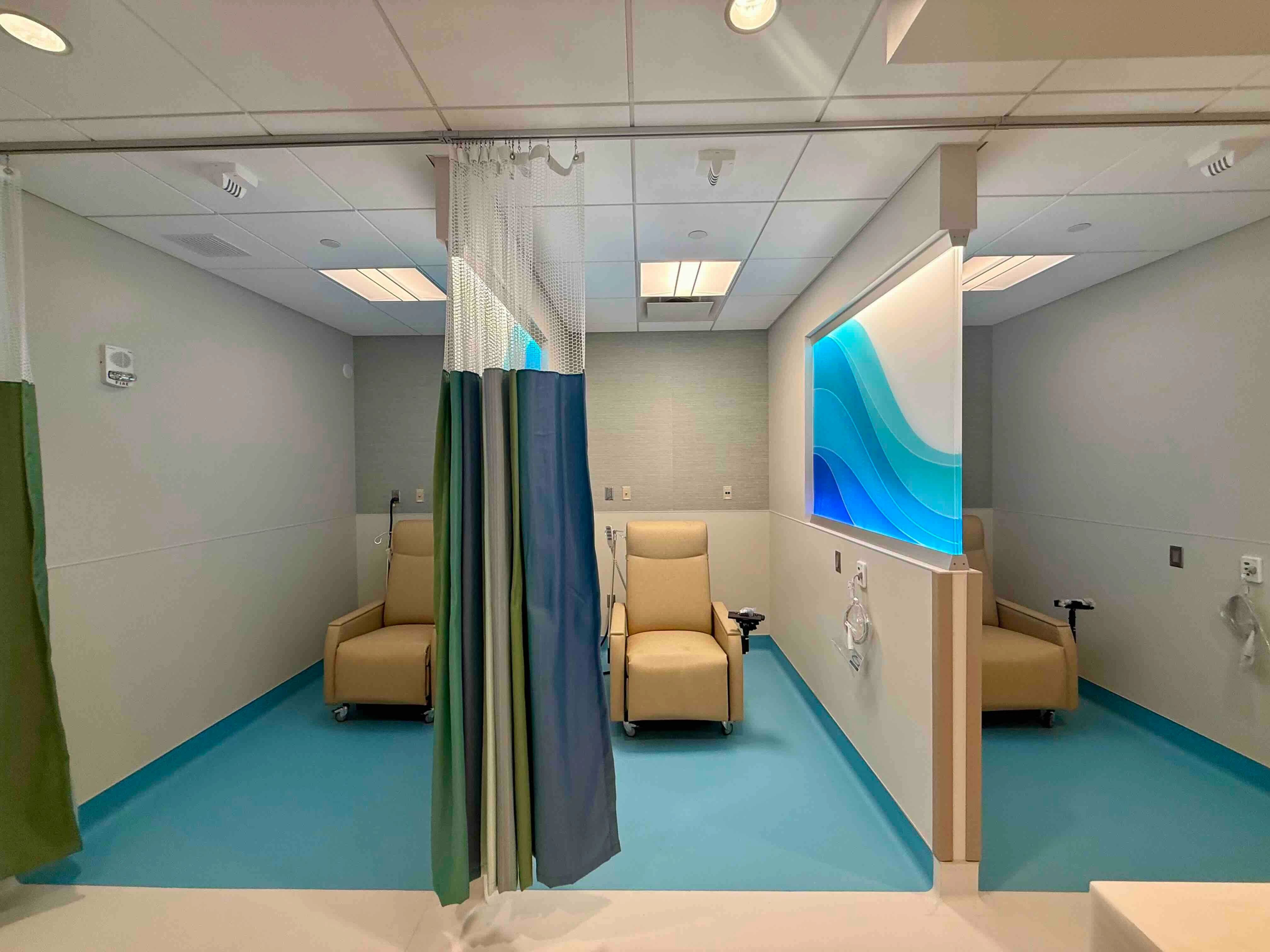 Nearly 76,000 Hawaiʻi residents are living with cancer. Residents spent at least $230 million on out-of-state cancer care from 2021 through 2023, according to a study by UH Cancer Center. Photo by Kelsey Kukaua Medeiros.