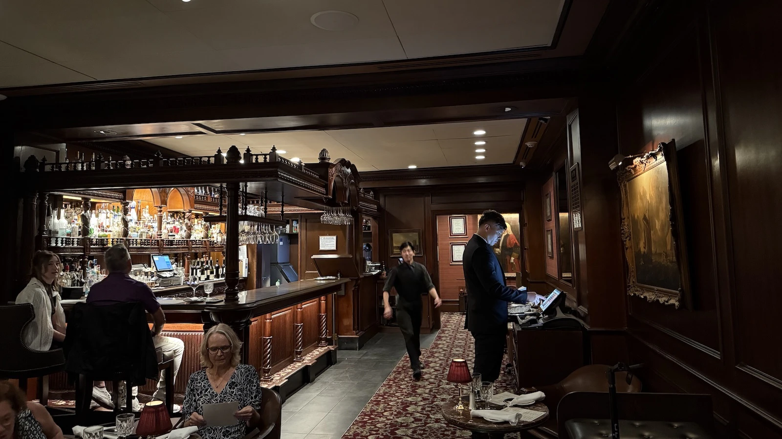 Hy's interior