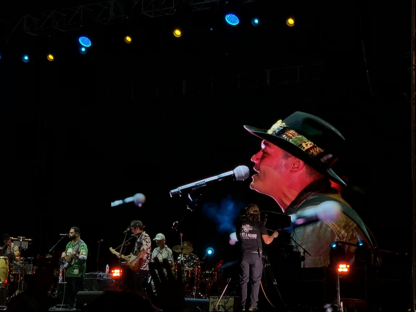 Kalaʻe & Kalena Parish joined Henry Kapono on stage at the Aloha to Aloha Stadium. Kapono and a number of award-winning musicians took the stage together to perform the popular song, "Friends."