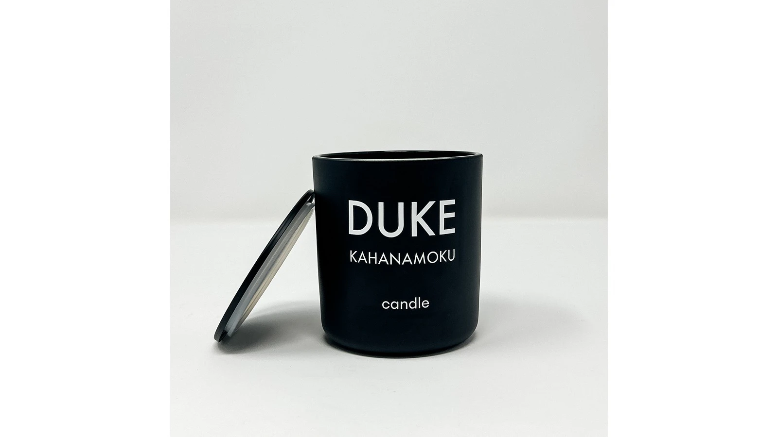 A candle from Jules & Gem Hawaii.