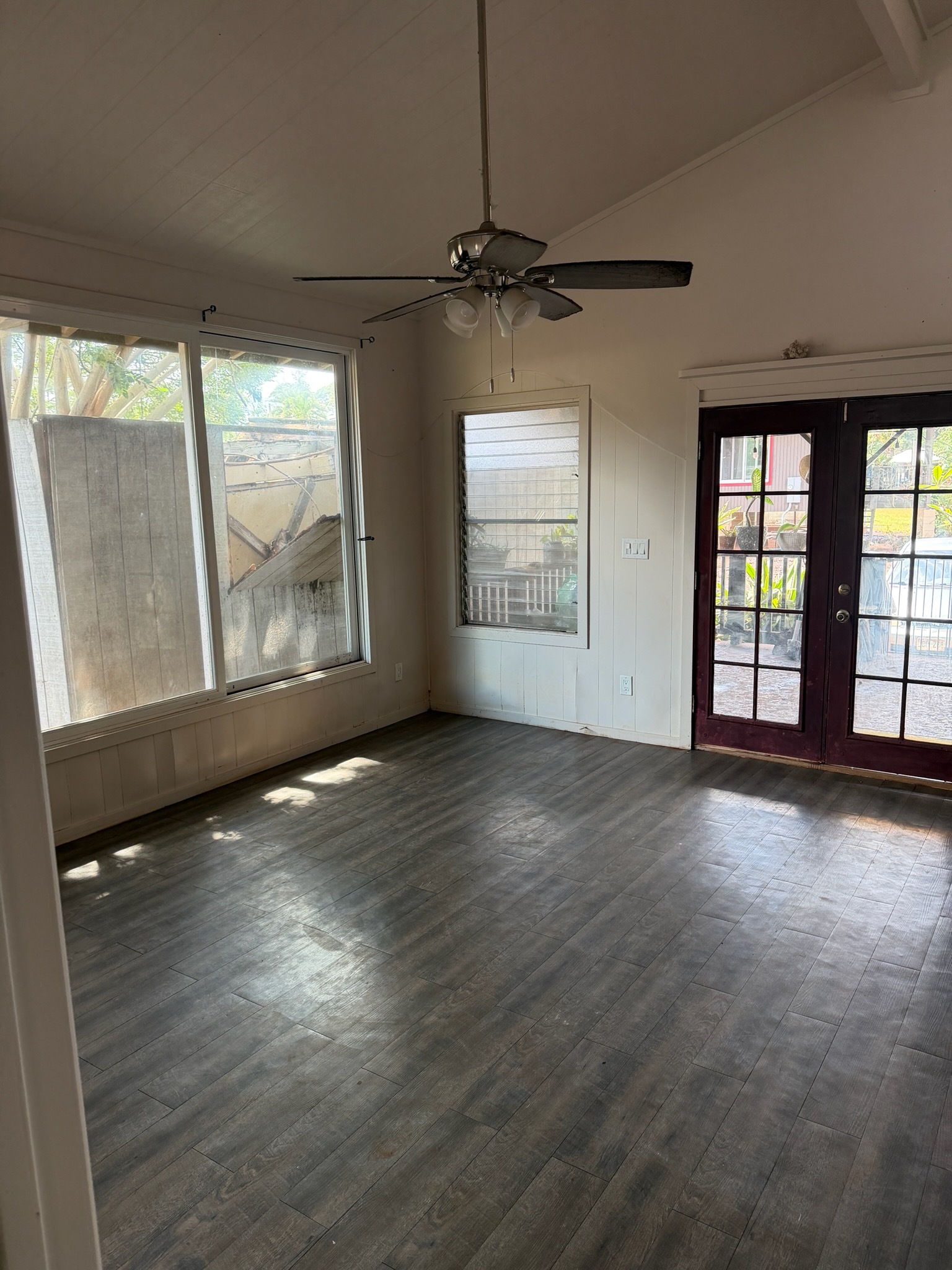 Volunteers cleaned up a mess in a neighborʻs home on Oʻahu's North Shore, following Kona Low 2.