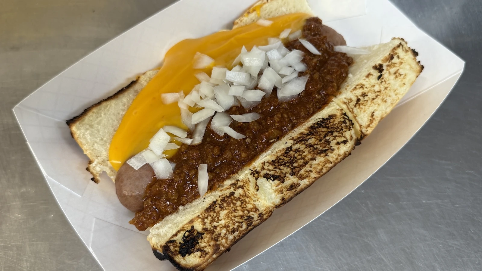 chili hot dog